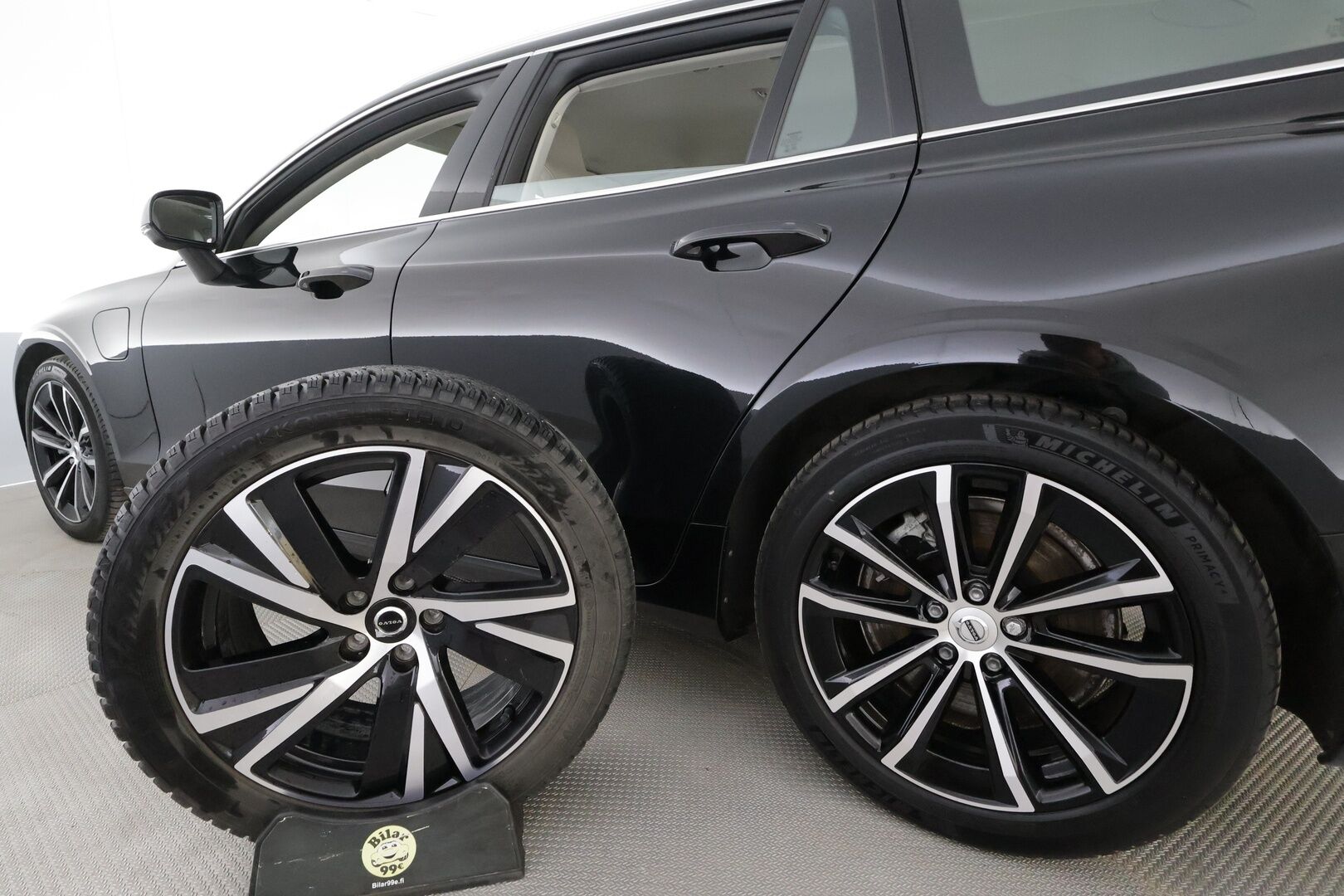 Volvo V60 2023 T6 AWD Long Range Plus Bright aut - | ACC | Koukku | Harman/Kardon | Sporttinahat muistilla | Full-LED Active | P.kamera | Pilot Assist | Keyless | Merkkihuollot | 1-om suomiauto | 