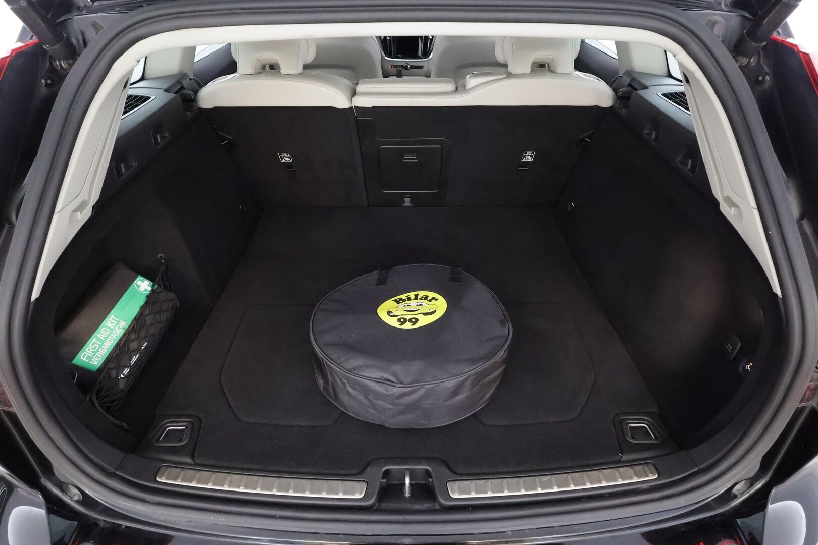 Volvo V60 2023 T6 AWD Long Range Plus Bright aut - | ACC | Koukku | Harman/Kardon | Sporttinahat muistilla | Full-LED Active | P.kamera | Pilot Assist | Keyless | Merkkihuollot | 1-om suomiauto | 