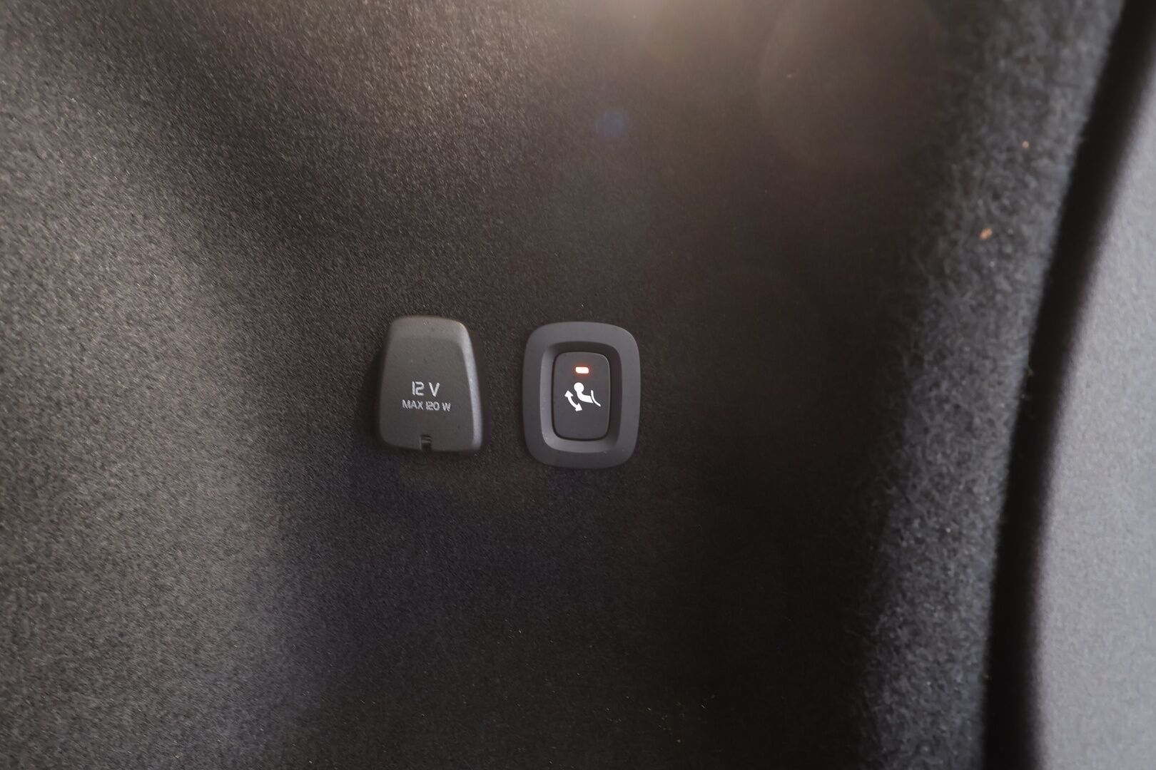 Volvo V60 2023 T6 AWD Long Range Plus Bright aut - | ACC | Koukku | Harman/Kardon | Sporttinahat muistilla | Full-LED Active | P.kamera | Pilot Assist | Keyless | Merkkihuollot | 1-om suomiauto | 