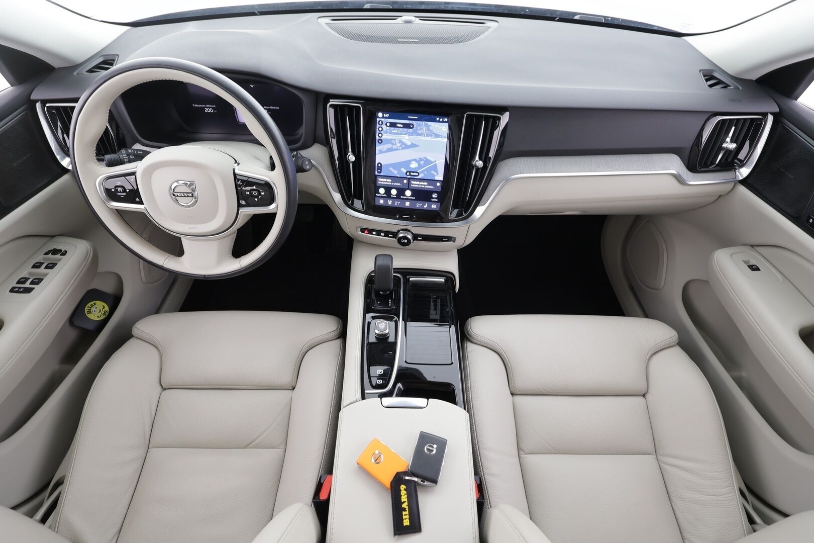 Volvo V60 2023 T6 AWD Long Range Plus Bright aut - | ACC | Koukku | Harman/Kardon | Sporttinahat muistilla | Full-LED Active | P.kamera | Pilot Assist | Keyless | Merkkihuollot | 1-om suomiauto | 