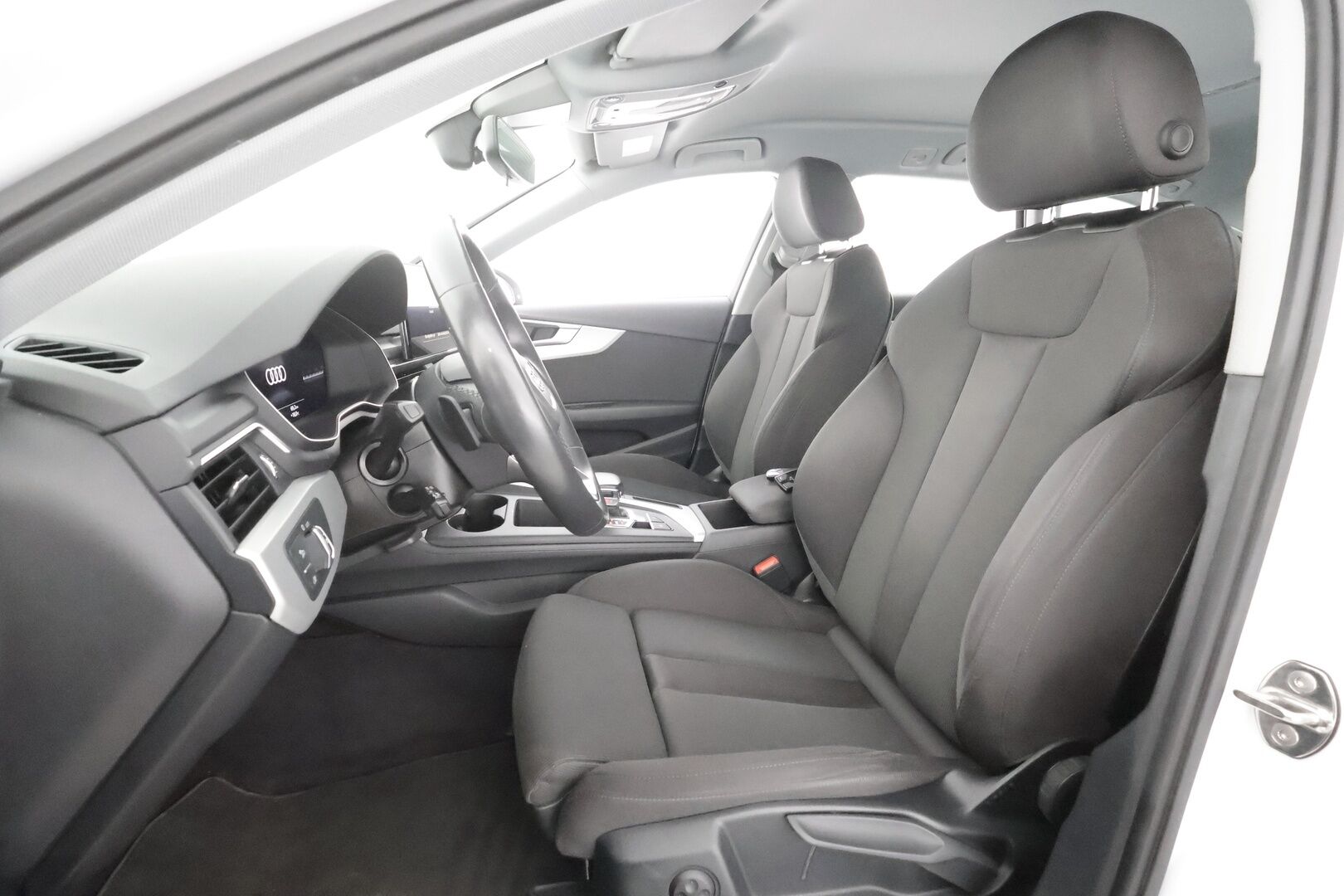 Audi A4 2023 Avant Progress 40 TFSI 150 kW MHEV quattro S tronic - 1.Om Suomi-auto | ACC | Webasto | Matrix-LED | P.Kamera | Urheiluistuimet | Digimittaristo | Apple&Android | Kahdet Renkaat | Merkkihuollettu