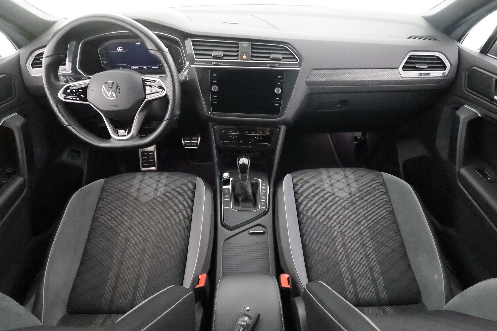 Volkswagen Tiguan 2023 R-Line eHybrid 180 kW DSG-automaatti - | ACC | Adapt.LED | P.Kamera | Kaistavahti | Digimittaristo | Navi | Keyless | Suomi-auto | Merkkihuollot | Kahdet renkaat |