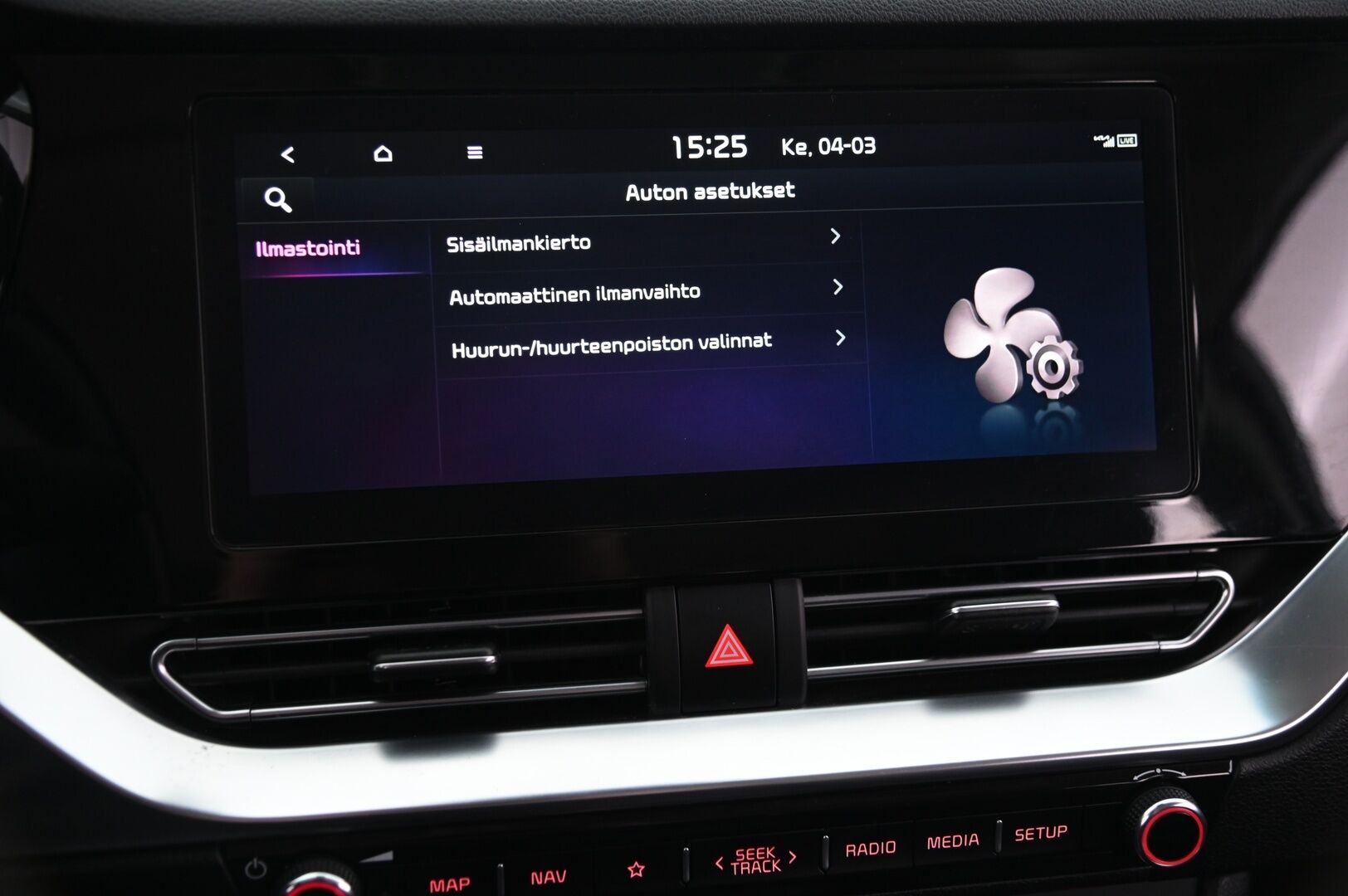 Kia Niro 2020 Hybrid 1,6 GDI Business Luxury DCT *ACC / Nahat / Koukku / Kamera / Sähköpenkki / Blis* - Merkkihuollettu / 2x alut&renkaat / Kessy / Penkinlämmitys edessä ja takana / Lämpöratti - HULLUT AVAJAISHULINAT KORKOTARJOUS 3,29 %