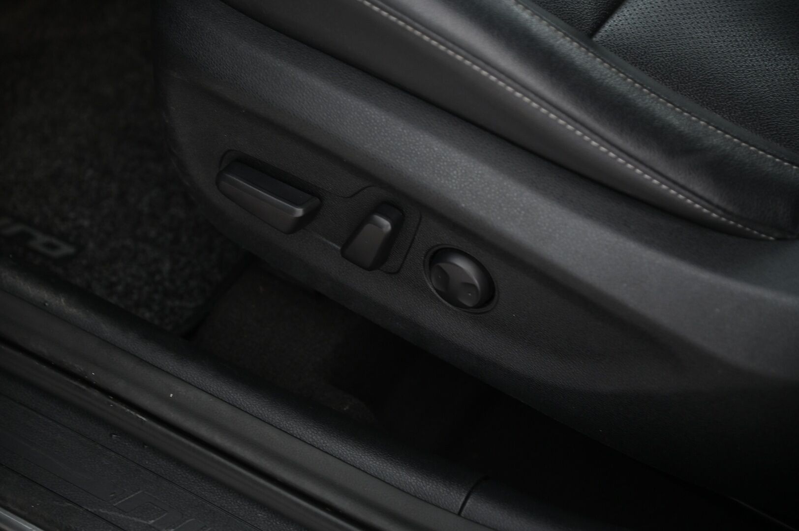 Kia Niro 2020 Hybrid 1,6 GDI Business Luxury DCT *ACC / Nahat / Koukku / Kamera / Sähköpenkki / Blis* - Merkkihuollettu / 2x alut&renkaat / Kessy / Penkinlämmitys edessä ja takana / Lämpöratti - HULLUT AVAJAISHULINAT KORKOTARJOUS 3,29 %