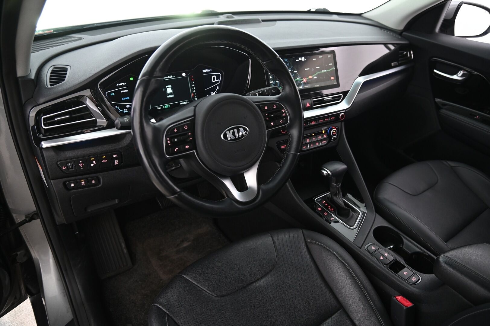 Kia Niro 2020 Hybrid 1,6 GDI Business Luxury DCT *ACC / Nahat / Koukku / Kamera / Sähköpenkki / Blis* - Merkkihuollettu / 2x alut&renkaat / Kessy / Penkinlämmitys edessä ja takana / Lämpöratti - HULLUT AVAJAISHULINAT KORKOTARJOUS 3,29 %