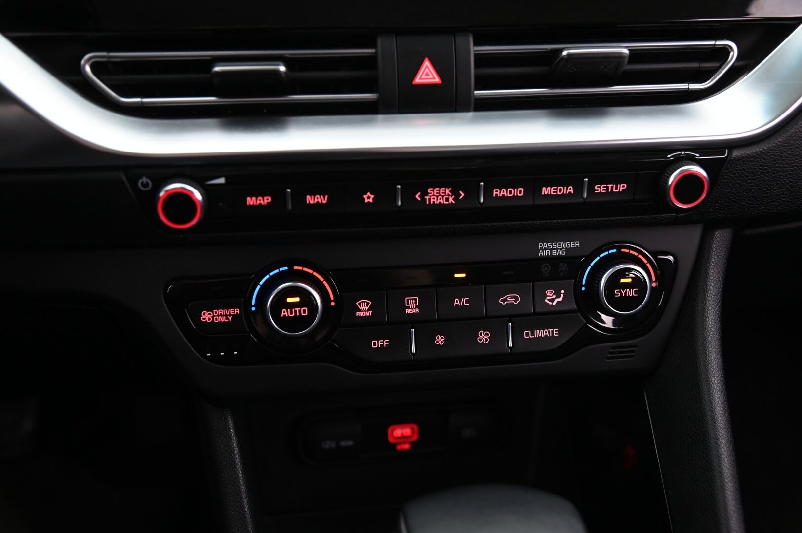 Kia Niro 2020 Hybrid 1,6 GDI Business Luxury DCT *ACC / Nahat / Koukku / Kamera / Sähköpenkki / Blis* - Merkkihuollettu / 2x alut&renkaat / Kessy / Penkinlämmitys edessä ja takana / Lämpöratti - HULLUT AVAJAISHULINAT KORKOTARJOUS 3,29 %