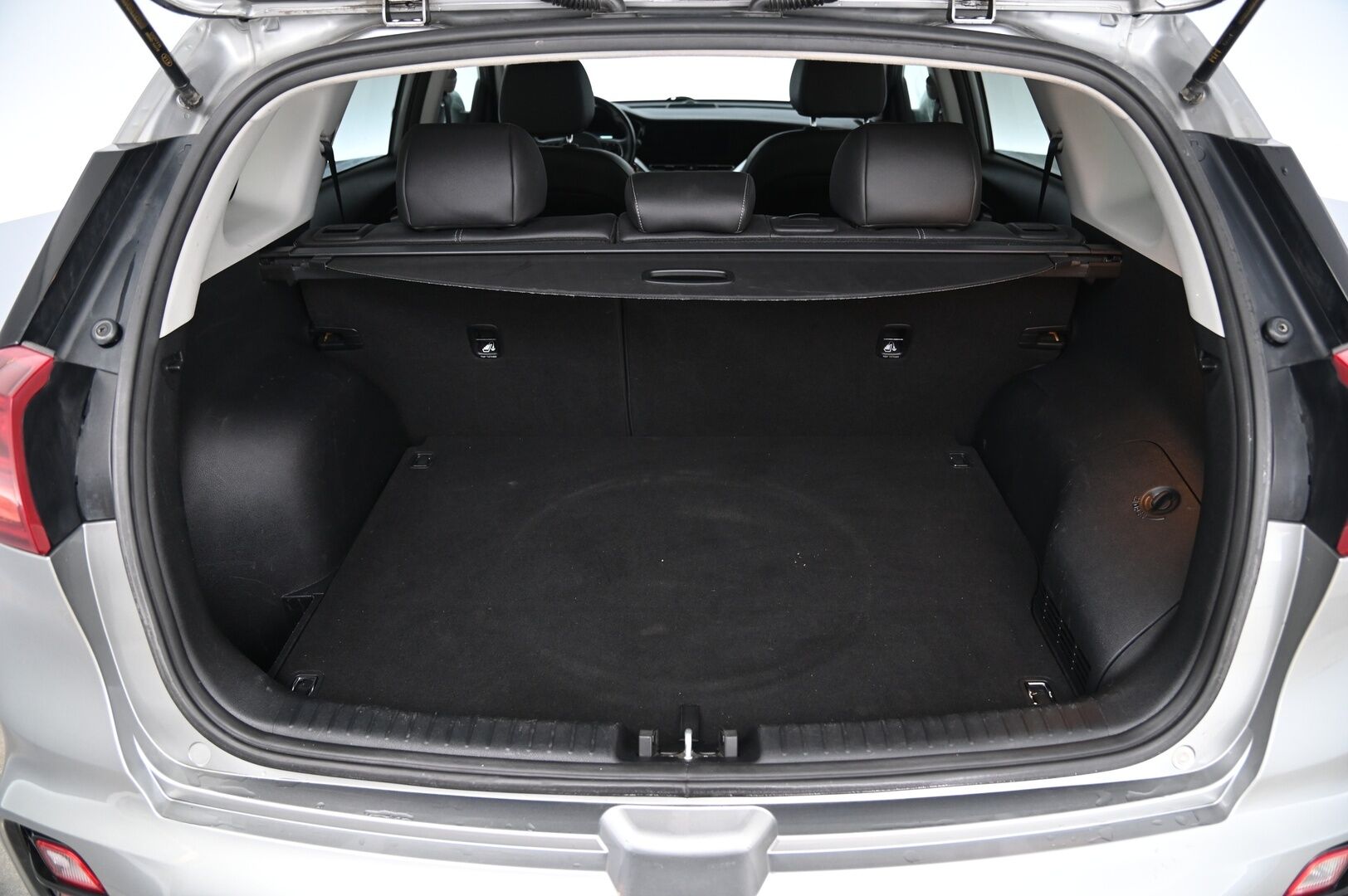 Kia Niro 2020 Hybrid 1,6 GDI Business Luxury DCT *ACC / Nahat / Koukku / Kamera / Sähköpenkki / Blis* - Merkkihuollettu / 2x alut&renkaat / Kessy / Penkinlämmitys edessä ja takana / Lämpöratti - HULLUT AVAJAISHULINAT KORKOTARJOUS 3,29 %