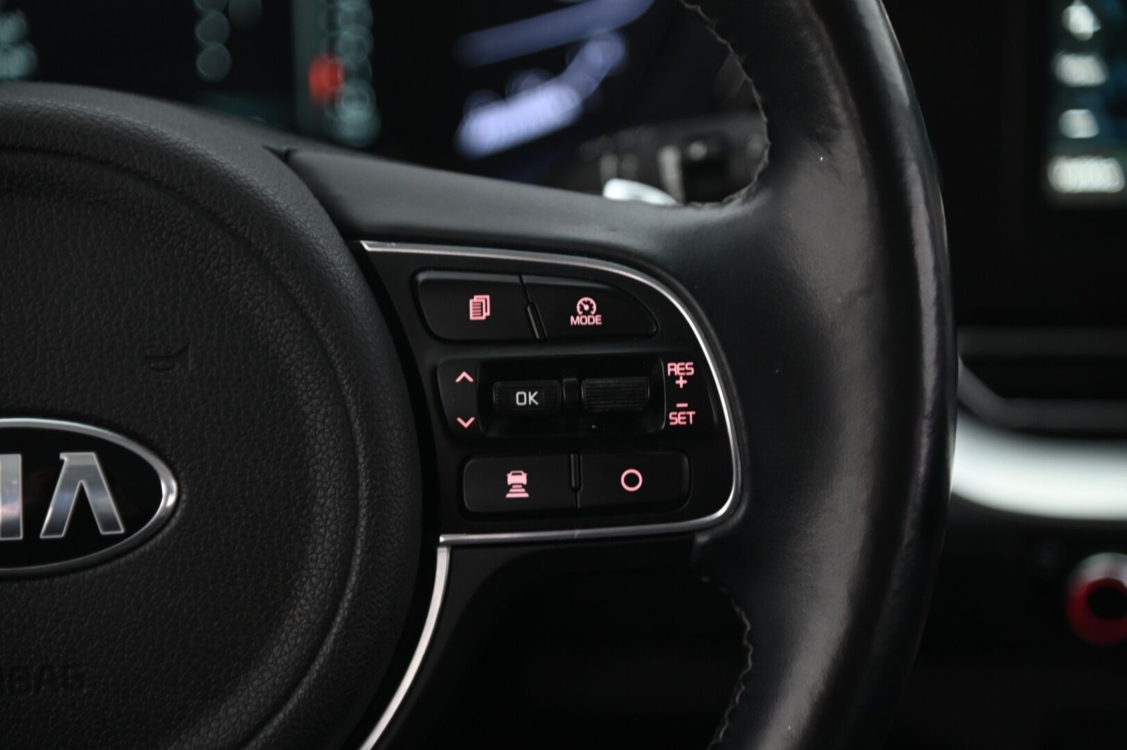 Kia Niro 2020 Hybrid 1,6 GDI Business Luxury DCT *ACC / Nahat / Koukku / Kamera / Sähköpenkki / Blis* - Merkkihuollettu / 2x alut&renkaat / Kessy / Penkinlämmitys edessä ja takana / Lämpöratti - HULLUT AVAJAISHULINAT KORKOTARJOUS 3,29 %