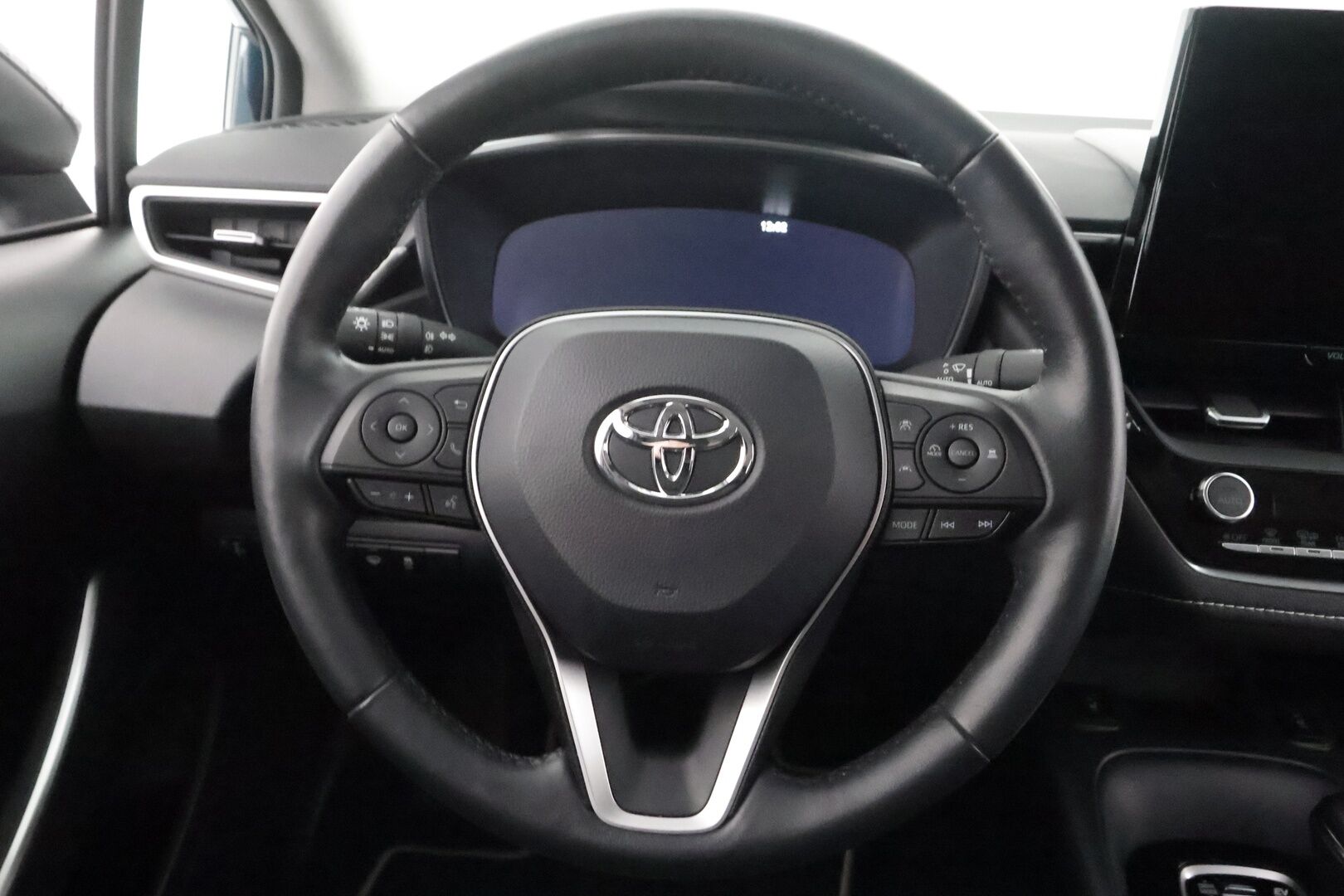 Toyota Corolla 2024 Sedan 1,8 Hybrid Launch Edition - | ACC | Facelift | P.kamera | Digimittaristo | PDA | LDA | RSA | Keyless | LED | Apple & Android | Lämm. ratti | 1-om suomiauto | Merkkihuollot | 