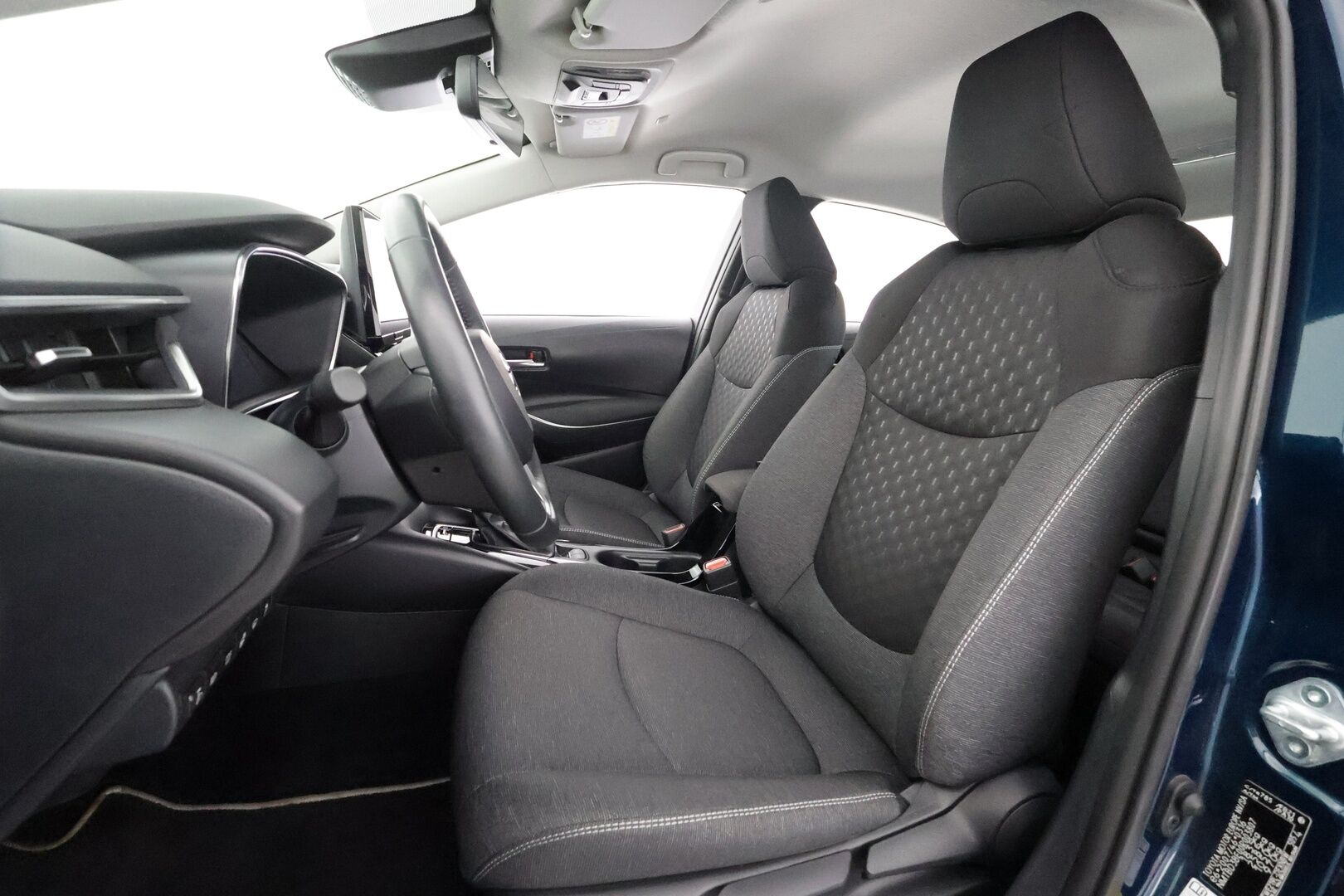 Toyota Corolla 2024 Sedan 1,8 Hybrid Launch Edition - | ACC | Facelift | P.kamera | Digimittaristo | PDA | LDA | RSA | Keyless | LED | Apple & Android | Lämm. ratti | 1-om suomiauto | Merkkihuollot | 