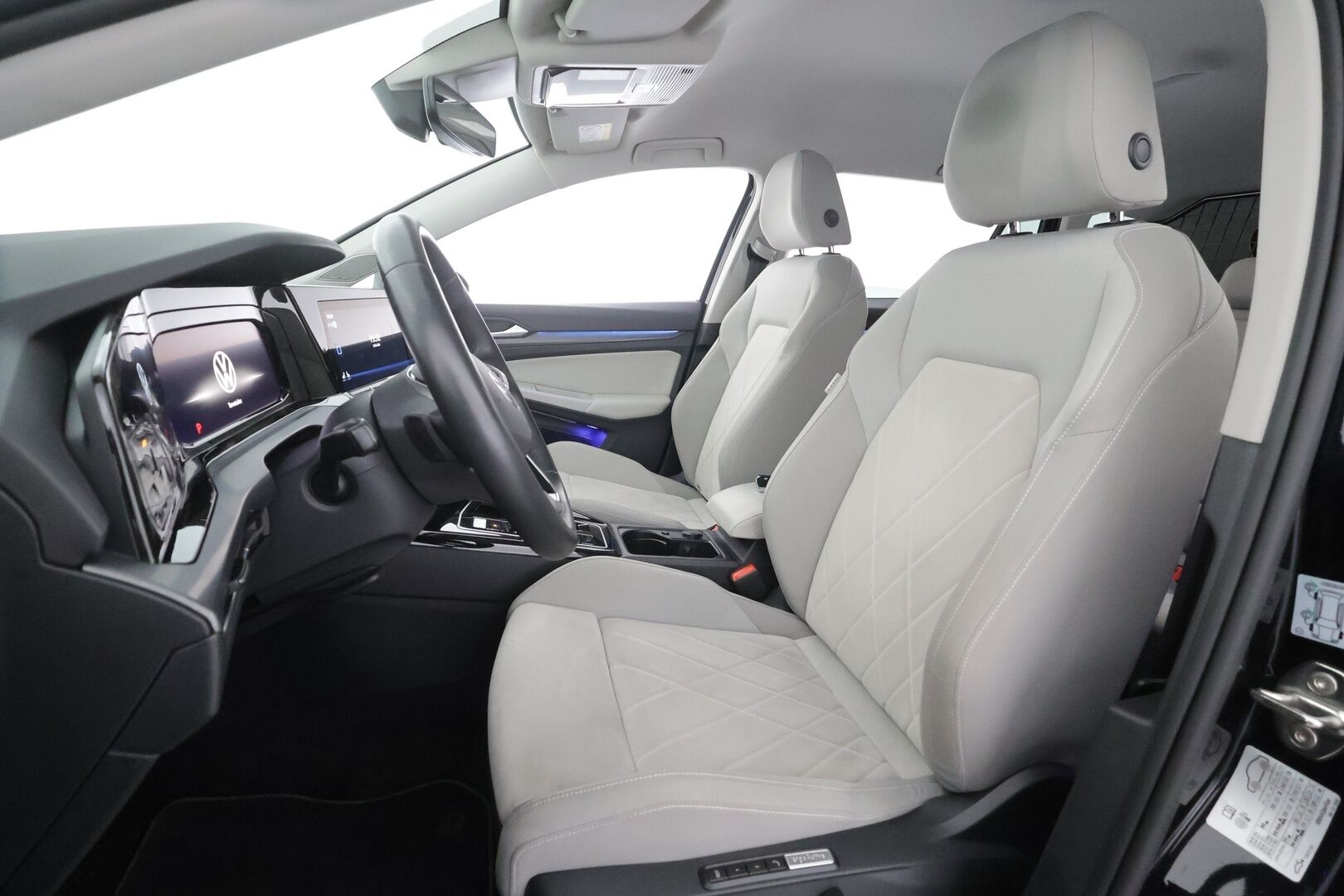 Volkswagen Golf 2023 Variant Style Business 1,5 eTSI 110 kW (MHEV) DSG-automaatti - | ACC | Webasto | Koukku | Harman/Kardon | Muistipenkki | Travel assist | Side assist | Keyless | Sähk. takaluukku | 1-om suomiauto | 