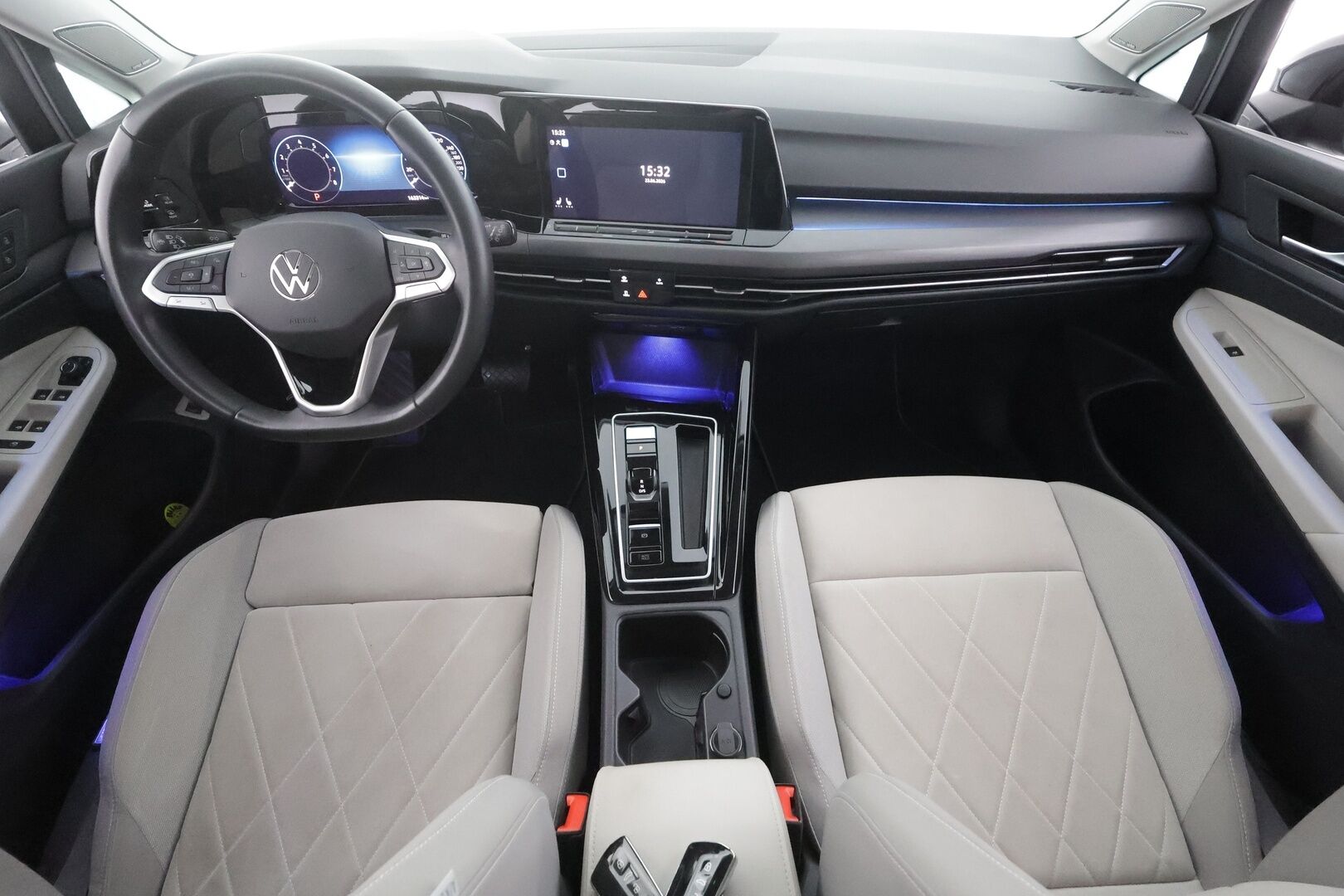 Volkswagen Golf 2023 Variant Style Business 1,5 eTSI 110 kW (MHEV) DSG-automaatti - | ACC | Webasto | Koukku | Harman/Kardon | Muistipenkki | Travel assist | Side assist | Keyless | Sähk. takaluukku | 1-om suomiauto | 