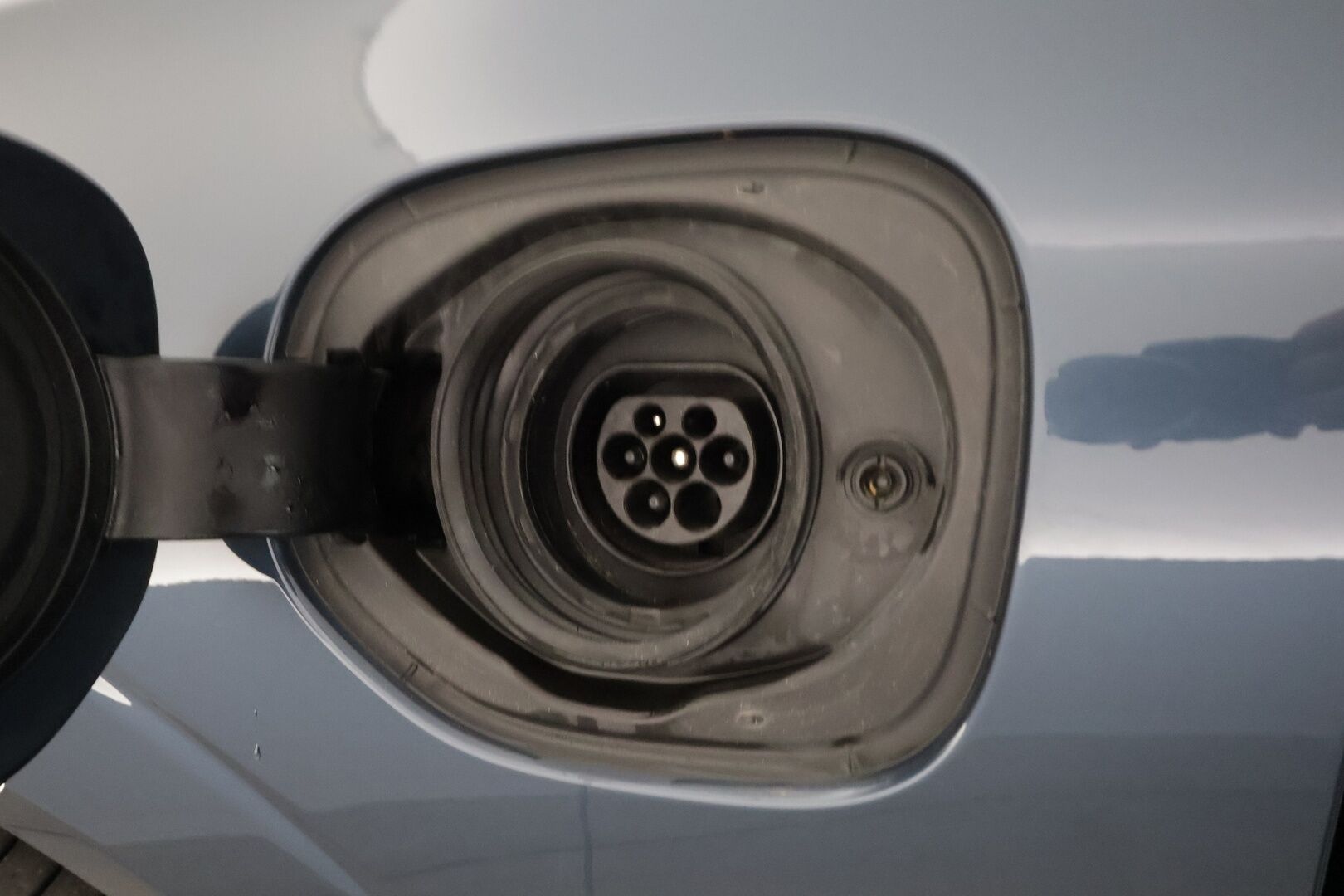 Volvo XC60 2024 T6 AWD Long Range Plus Dark aut - | ACC | Webasto | Koukku | Muistipenkit | Panorama | Full LED | High Performance LED | P.Kamera | Keyless | Apple&Android | 1.Om Suomi-auto | Kahdet Renkaat |