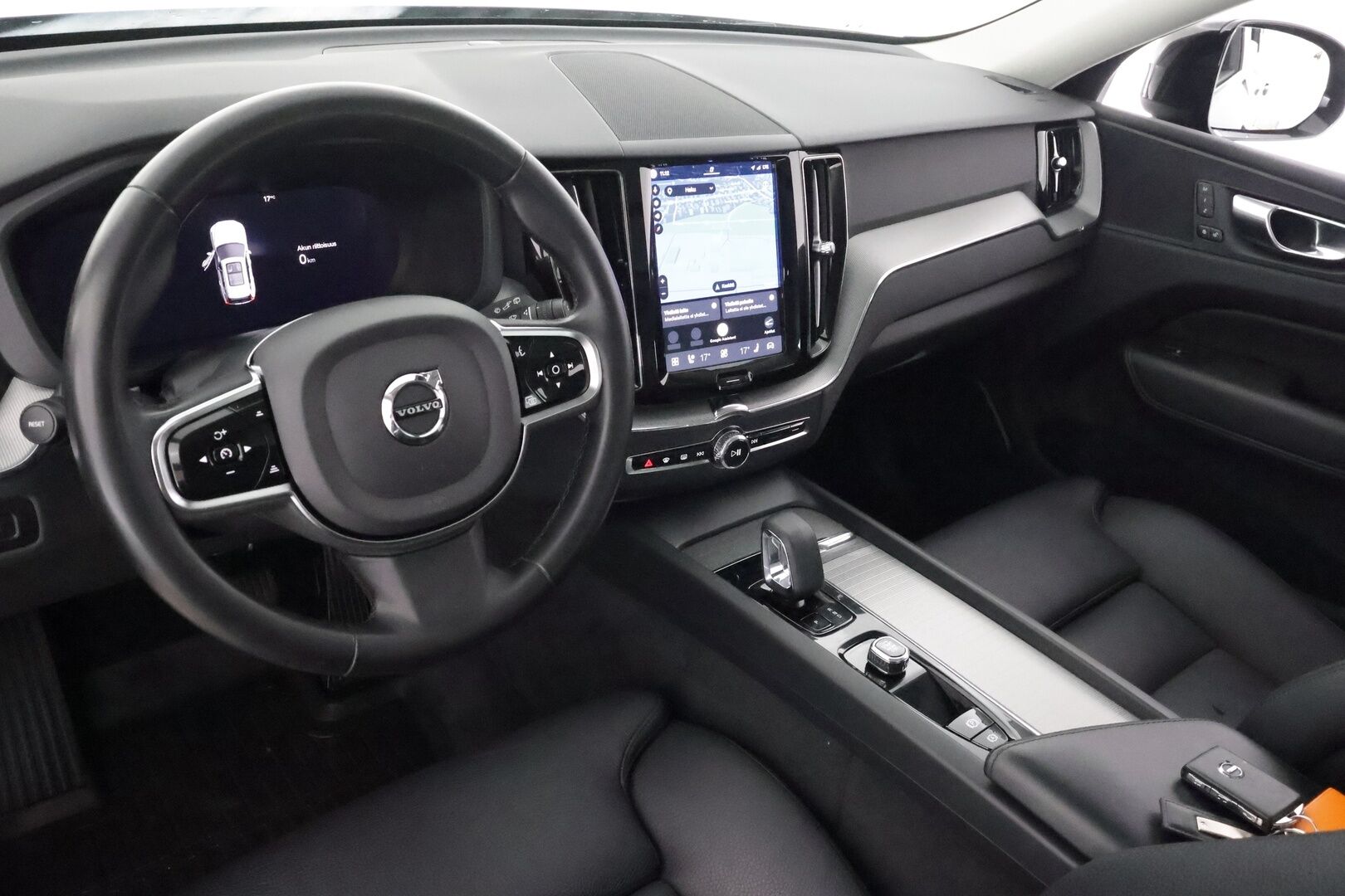 Volvo XC60 2024 T6 AWD Long Range Plus Dark aut - | ACC | Webasto | Koukku | Muistipenkit | Panorama | Full LED | High Performance LED | P.Kamera | Keyless | Apple&Android | 1.Om Suomi-auto | Kahdet Renkaat |