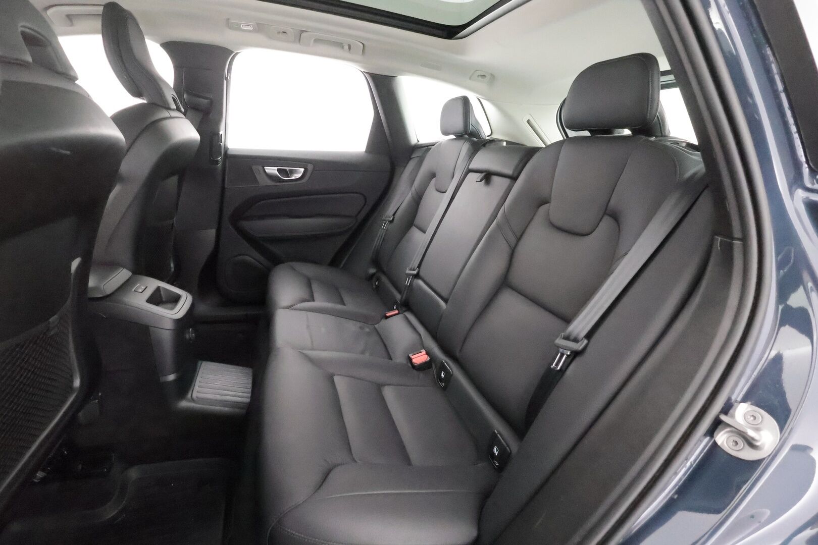 Volvo XC60 2024 T6 AWD Long Range Plus Dark aut - | ACC | Webasto | Koukku | Muistipenkit | Panorama | Full LED | High Performance LED | P.Kamera | Keyless | Apple&Android | 1.Om Suomi-auto | Kahdet Renkaat |