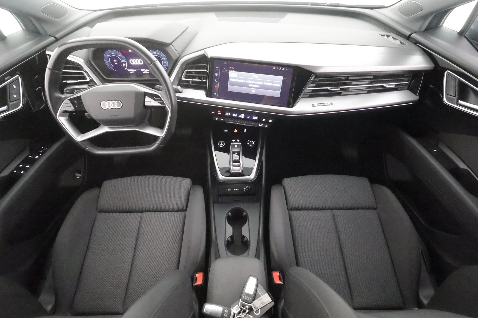 Audi Q4 e-tron 2023 SUV 45 e-tron quattro - | ILP | ACC | LED | P.kamera | Sporttipenkit | Navi | Kaistavahti | Keyless | Digimittaristo | Apple&Android | 1-om Suomi-auto | 2x Latauskaapelit | Kahdet renkaat | Merkkihuollot |