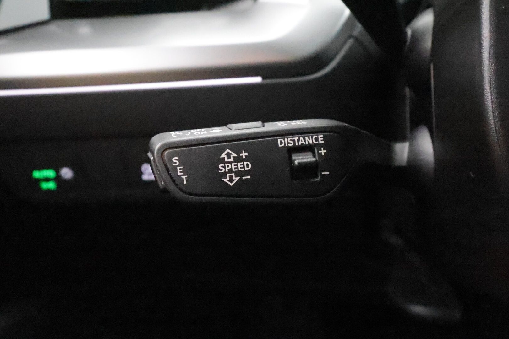 Audi Q4 e-tron 2023 SUV 45 e-tron quattro - | ILP | ACC | LED | P.kamera | Sporttipenkit | Navi | Kaistavahti | Keyless | Digimittaristo | Apple&Android | 1-om Suomi-auto | 2x Latauskaapelit | Kahdet renkaat | Merkkihuollot |