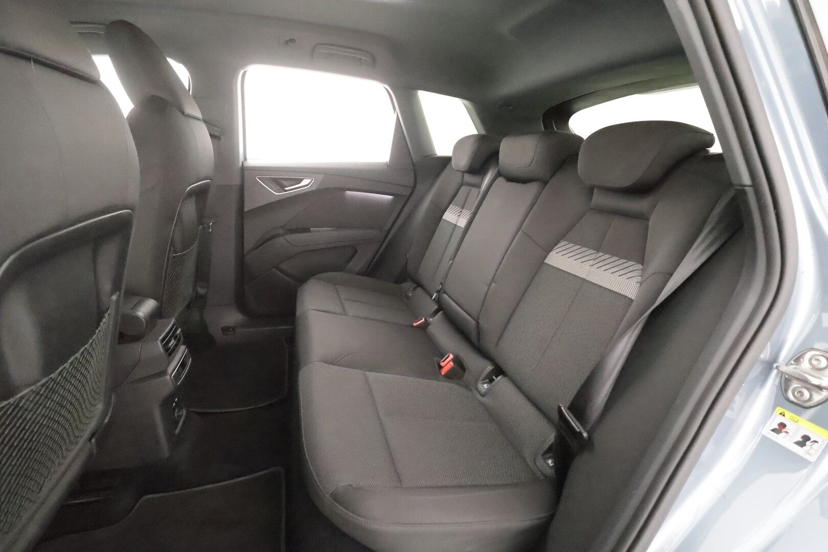 Audi Q4 e-tron 2023 SUV 45 e-tron quattro - | ILP | ACC | LED | P.kamera | Sporttipenkit | Navi | Kaistavahti | Keyless | Digimittaristo | Apple&Android | 1-om Suomi-auto | 2x Latauskaapelit | Kahdet renkaat | Merkkihuollot |