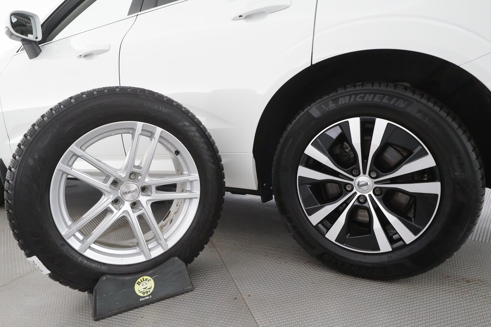Volvo XC60 2020 T8 TwE AWD Momentum aut - | Panorama | Webasto | ACC | Full-LED | P.Kamera | Puolinahat | Kaistavahti | Navi | Keyless | 2x Latauskaapelit | Kahdet renkaat | 
