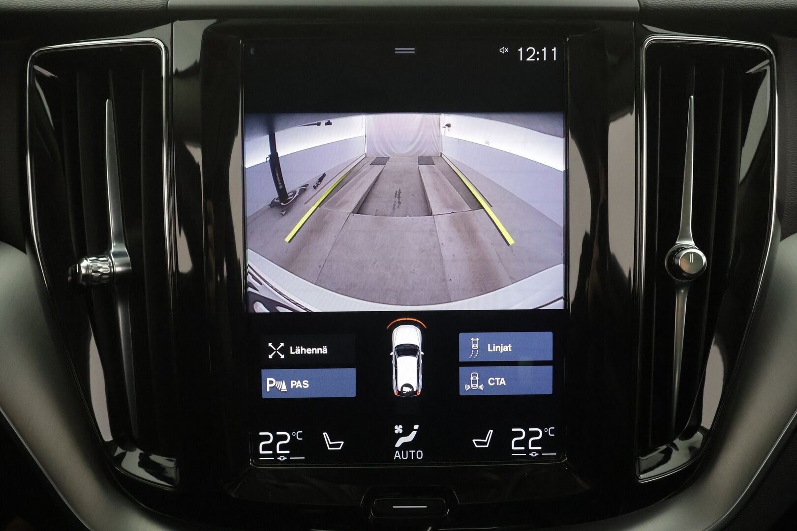 Volvo XC60 2020 T8 TwE AWD Momentum aut - | Panorama | Webasto | ACC | Full-LED | P.Kamera | Puolinahat | Kaistavahti | Navi | Keyless | 2x Latauskaapelit | Kahdet renkaat | 