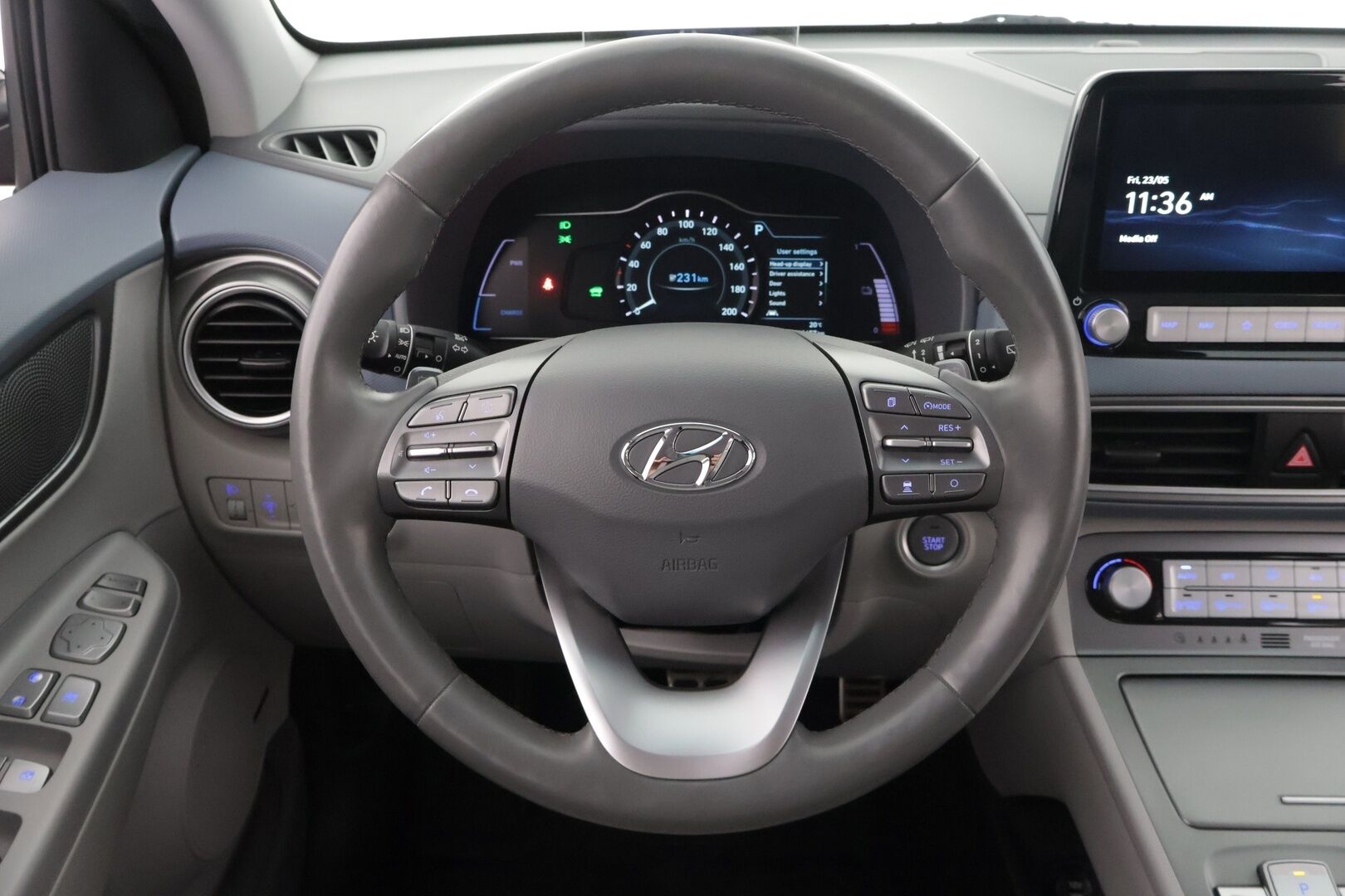 HYUNDAI KONA 2021 EV 64 kWh Premium - Adapt. Vakkari / HUD / P-kamera / Ilmastoidut Sähkönahat / KRELL / Kaistavahti / Ratinlämmitin / 2x renkaat / BLIS / KeylessGo