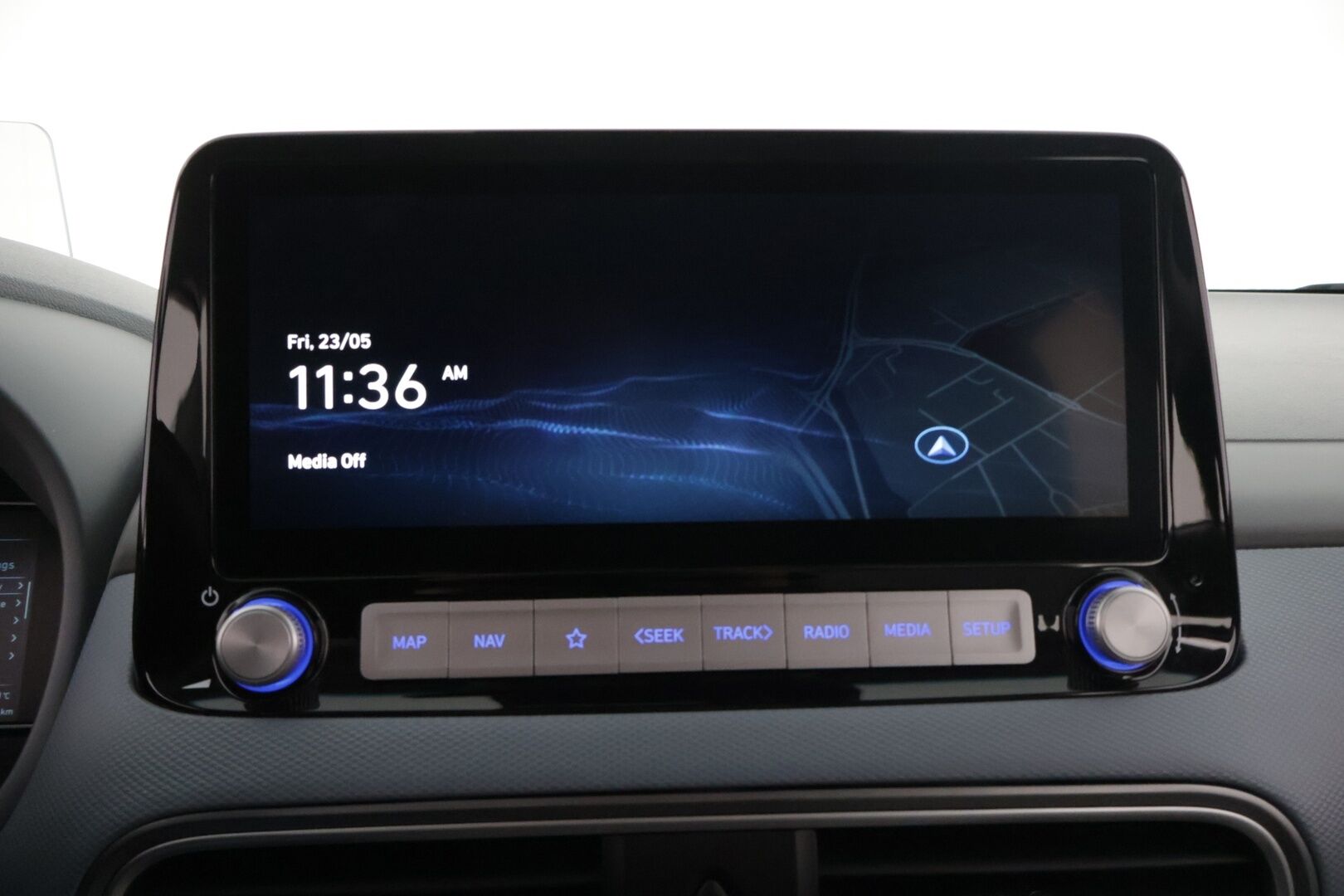 HYUNDAI KONA 2021 EV 64 kWh Premium - Adapt. Vakkari / HUD / P-kamera / Ilmastoidut Sähkönahat / KRELL / Kaistavahti / Ratinlämmitin / 2x renkaat / BLIS / KeylessGo
