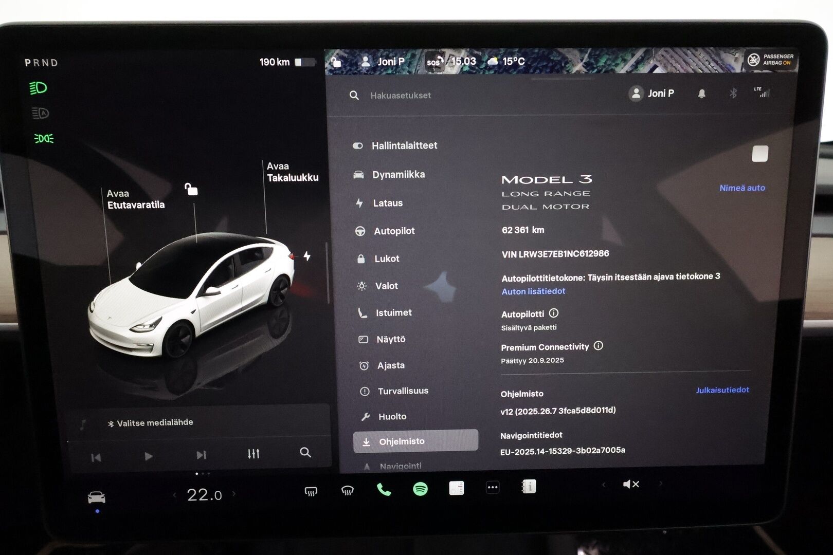 Tesla Model 3 2022 Long Range Dual motor AWD **Lasikatto / Mustat nahat / Lämpöpumppu / Matrix LED / Premium Audio** - 3,99 % KORKOTARJOUS TÄHÄN AUTOON 31.8. ASTI! - Kahdet renkaat aluvanteilla