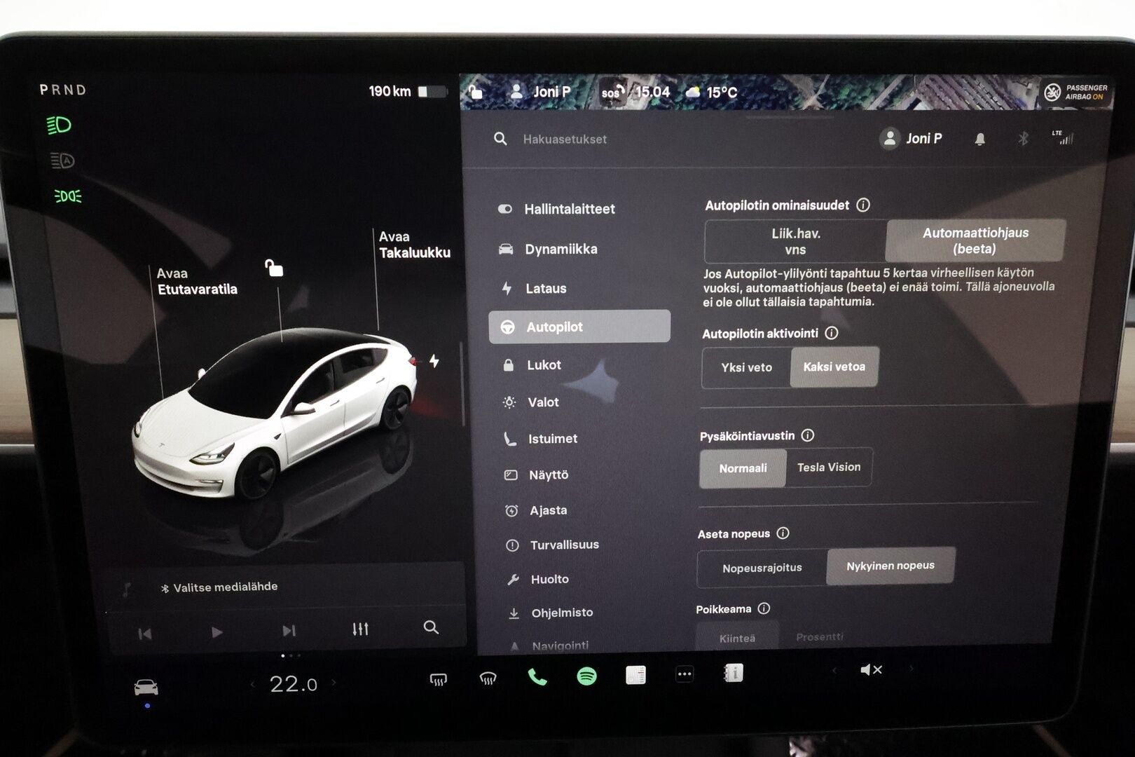 Tesla Model 3 2022 Long Range Dual motor AWD **Lasikatto / Mustat nahat / Lämpöpumppu / Matrix LED / Premium Audio** - 3,99 % KORKOTARJOUS TÄHÄN AUTOON 31.8. ASTI! - Kahdet renkaat aluvanteilla