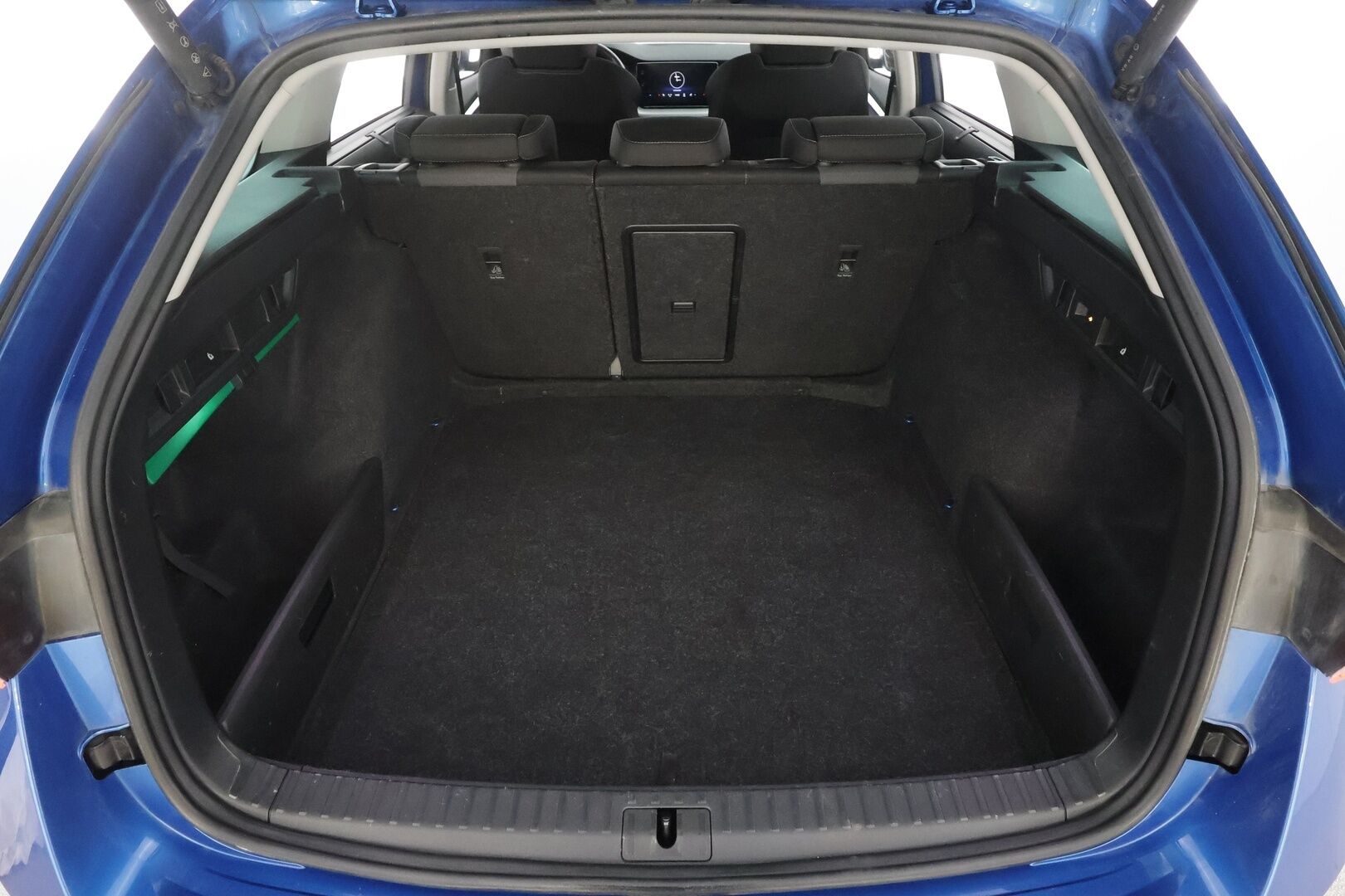 Skoda Octavia 2023 Combi 1.5 TSI Style Nordic Edition eTEC DSG Autom. - | ACC | Koukku | Crystal Light Matrix-LED | Ratinlämmitys | Keyless | Apple&Android | 1.OM suomi-auto | Kahdet Renkaat |