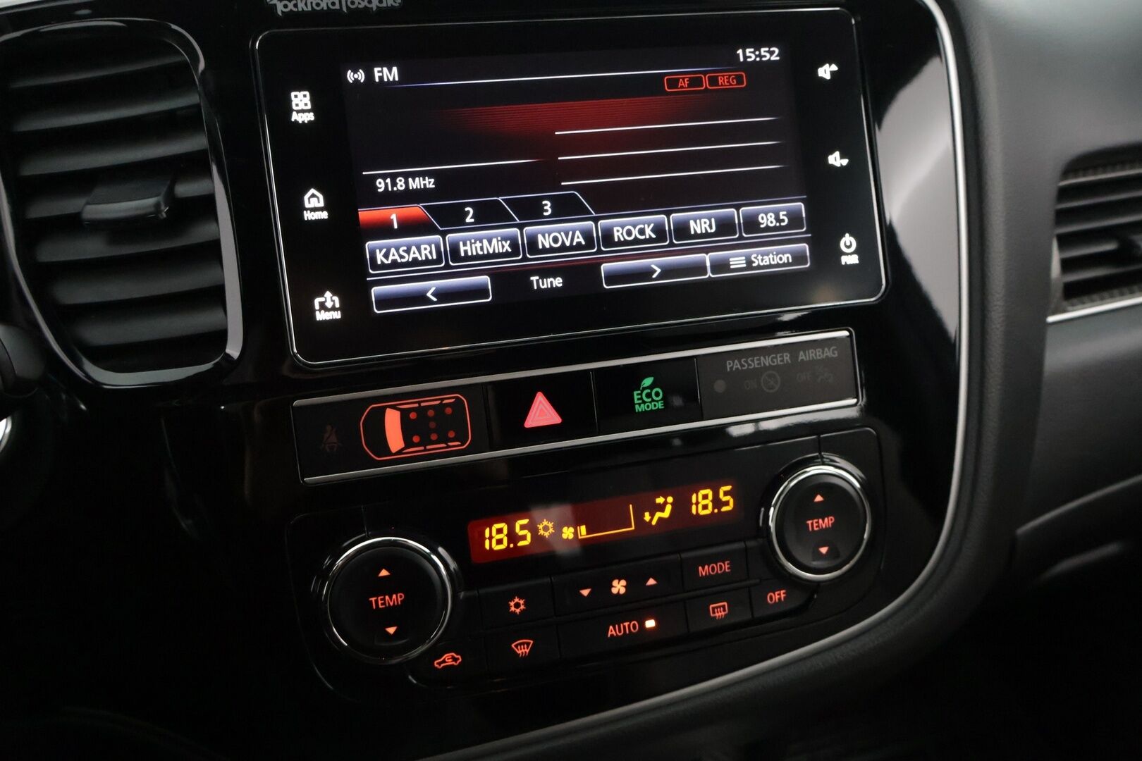 Mitsubishi Outlander 2019 13.8 kWh Business 4WD (224hp) **ACC / Vaaleat nahat / 360° / Rockford- Äänet / Koukku** - Huollot / Kahdet renkaat vanteineen 