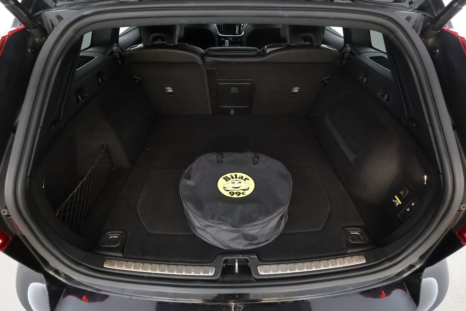 Volvo V60 2019 T8 AWD aut R-Design * ACC / Panorama / Puolinahat muistilla / High perfo äänentoisto / P.kamera / Keyless * - Koti & Kauppalaturi / Kahdet renkaat 