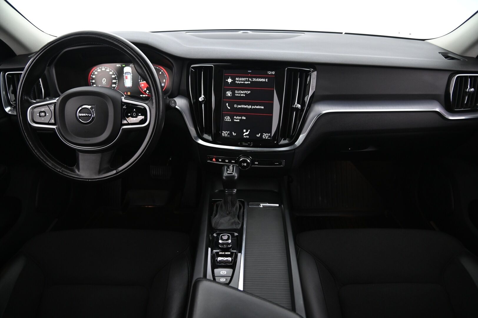 Volvo V60 2020 D4 Momentum aut *VOC / P.Kamera / Koukku / ACC / Pilot assist / LED *