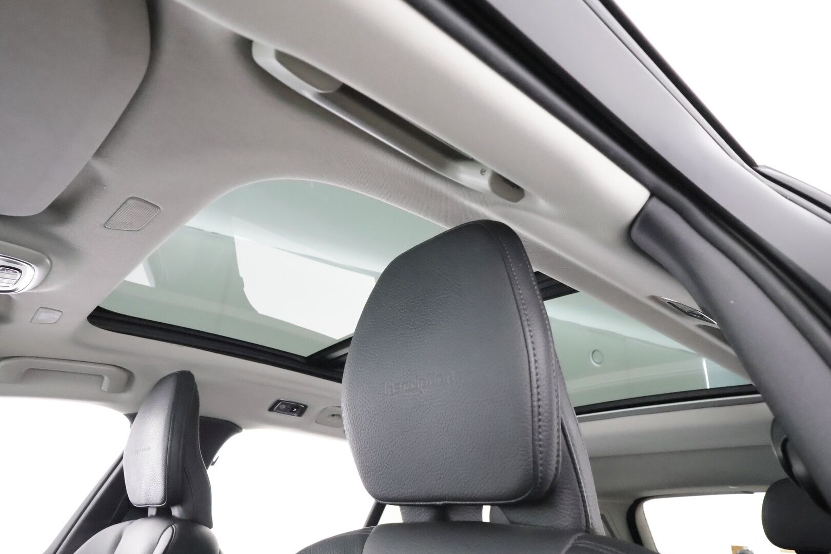 Volvo V60 2020 T6 TwE AWD Business Inscription aut * ACC / Koukku / Webasto / Full LED / BLIS / Muistipenkki / Panorama / Keyless / Navi * - Kahdet renkaat aluvanteilla