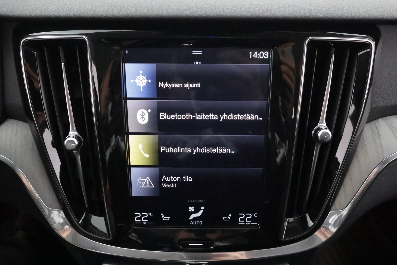 Volvo V60 2020 T6 TwE AWD Business Inscription aut * ACC / Koukku / Webasto / Full LED / BLIS / Muistipenkki / Panorama / Keyless / Navi * - Kahdet renkaat aluvanteilla - HULLUT AVAJAISHULINAT KORKOTARJOUS 3,29 %