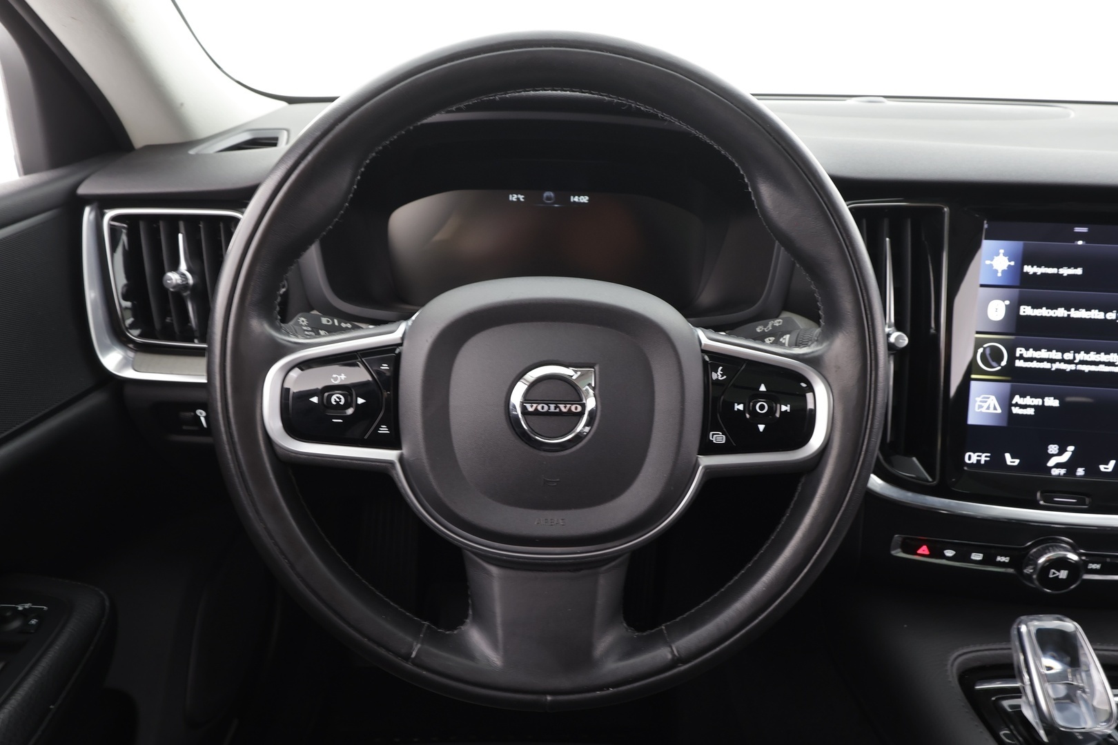 Volvo V60 2020 T6 TwE AWD Business Inscription aut * ACC / Koukku / Webasto / Full LED / BLIS / Muistipenkki / Panorama / Keyless / Navi * - Kahdet renkaat aluvanteilla - HULLUT AVAJAISHULINAT KORKOTARJOUS 3,29 %