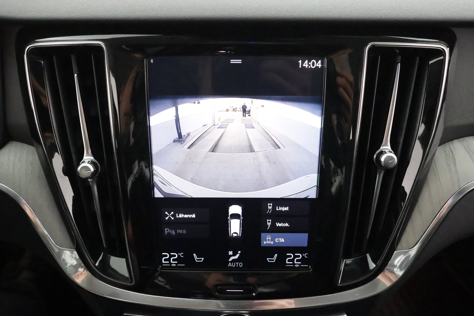 Volvo V60 2020 T6 TwE AWD Business Inscription aut * ACC / Koukku / Webasto / Full LED / BLIS / Muistipenkki / Panorama / Keyless / Navi * - Kahdet renkaat aluvanteilla - HULLUT AVAJAISHULINAT KORKOTARJOUS 3,29 %