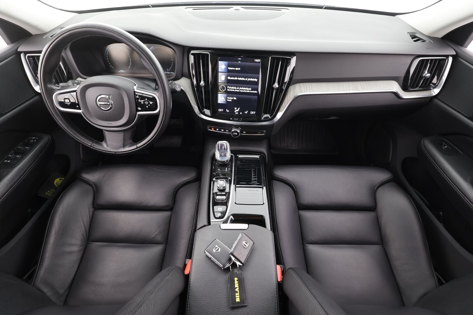 Volvo V60 2020 T6 TwE AWD Business Inscription aut * ACC / Koukku / Webasto / Full LED / BLIS / Muistipenkki / Panorama / Keyless / Navi * - Kahdet renkaat aluvanteilla