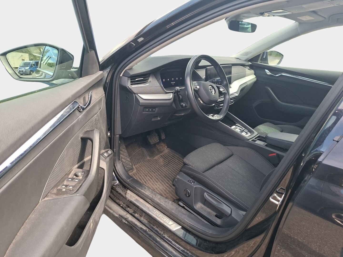 Skoda Octavia 2023 1.4 TSI PHEV Style iV DSG Autom. * Adaptiivinen vakkari / Navi / P-Kamera / Hierovat etupenkit * - * Todella siisti / 1. omisteinen Suomi-auto / Huollettu .6.25 *