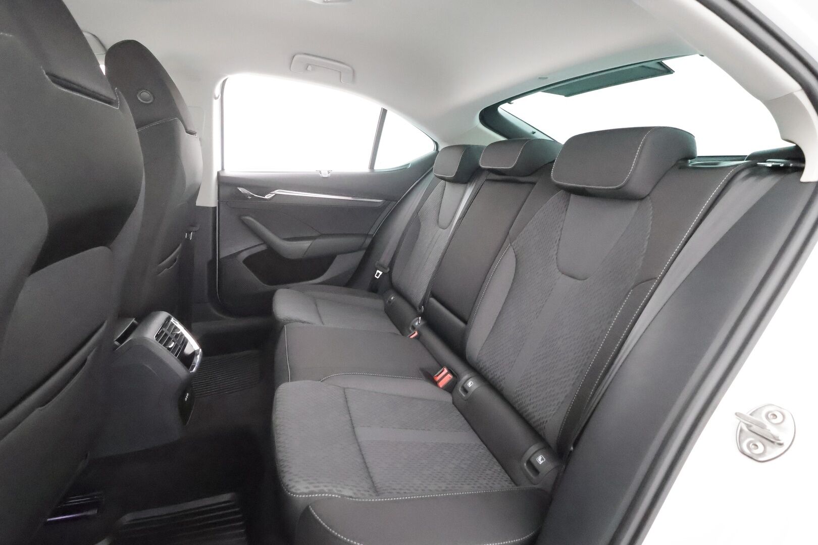 Skoda Octavia 2023 1.4 TSI PHEV Style iV DSG Autom. - | ACC | Webasto | Koukku | Matrix-LED | P.Kamera | Keyless | Apple&Android | Suomi-auto | Kahdet Renkaat |