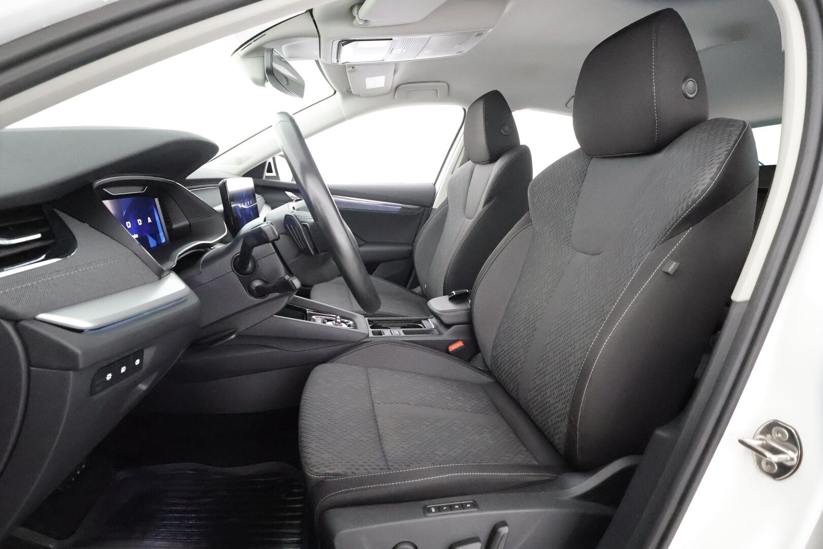 Skoda Octavia 2023 1.5 TSI Style eTEC DSG Autom. - | ACC | Matrix-LED | Ratinlämmitys | Muistipenkki | P.Kamera | Digimittaristo | Apple&Android | 1.Om Suomi-auto | Kahdet renkaat |