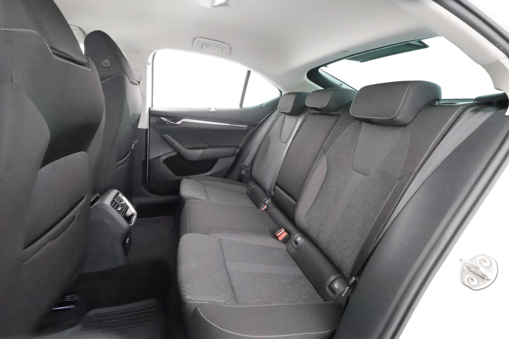 Skoda Octavia 2023 1.5 TSI Style eTEC DSG Autom. - | ACC | Matrix-LED | Ratinlämmitys | Muistipenkki | P.Kamera | Digimittaristo | Apple&Android | 1.Om Suomi-auto | Kahdet renkaat |
