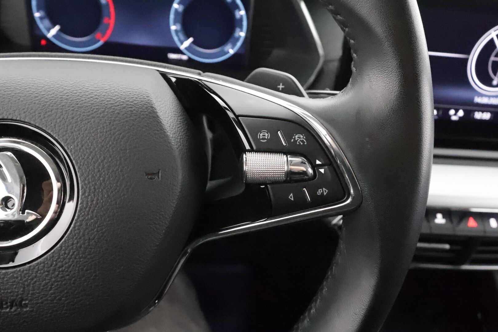 Skoda Octavia 2023 1.5 TSI Style eTEC DSG Autom. - | ACC | Matrix-LED | Ratinlämmitys | Muistipenkki | P.Kamera | Digimittaristo | Apple&Android | 1.Om Suomi-auto | Kahdet renkaat |