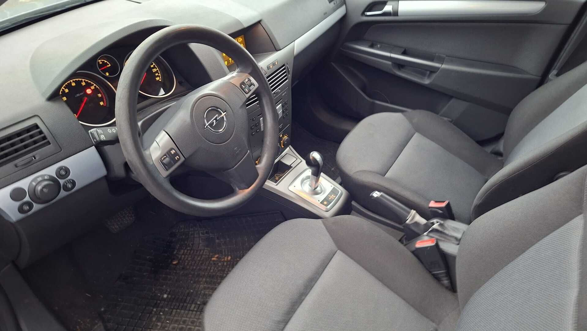 Opel Astra 2005 4D HATCHBACK 1.6 AUTOMATIC *Myydään Huutokaupat.com* - Myydään Huutokaupat.com | Lohko | Koukku | 2x renkaat&vanteineen