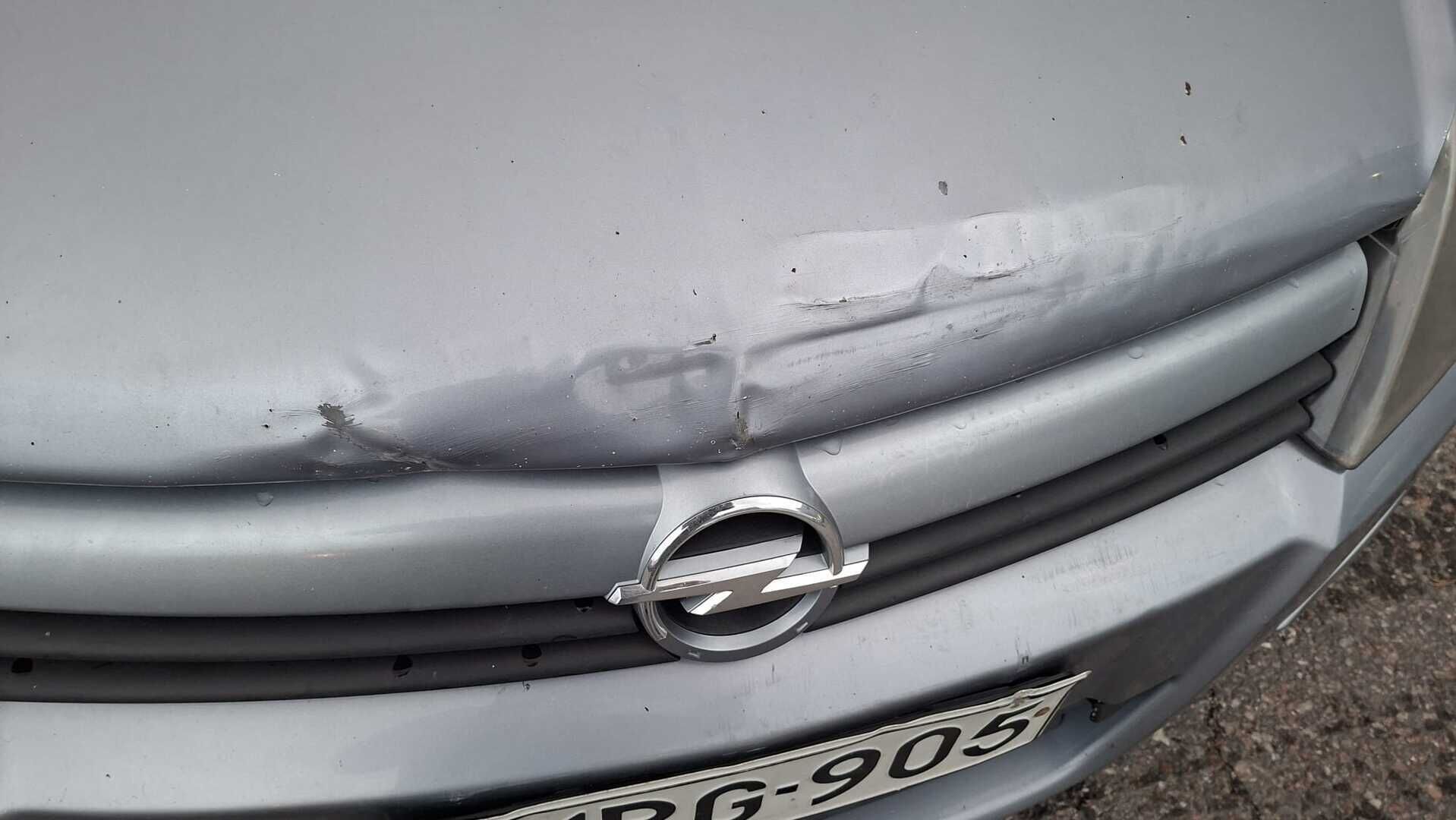 Opel Astra 2005 4D HATCHBACK 1.6 AUTOMATIC *Myydään Huutokaupat.com* - Myydään Huutokaupat.com | Lohko | Koukku | 2x renkaat&vanteineen