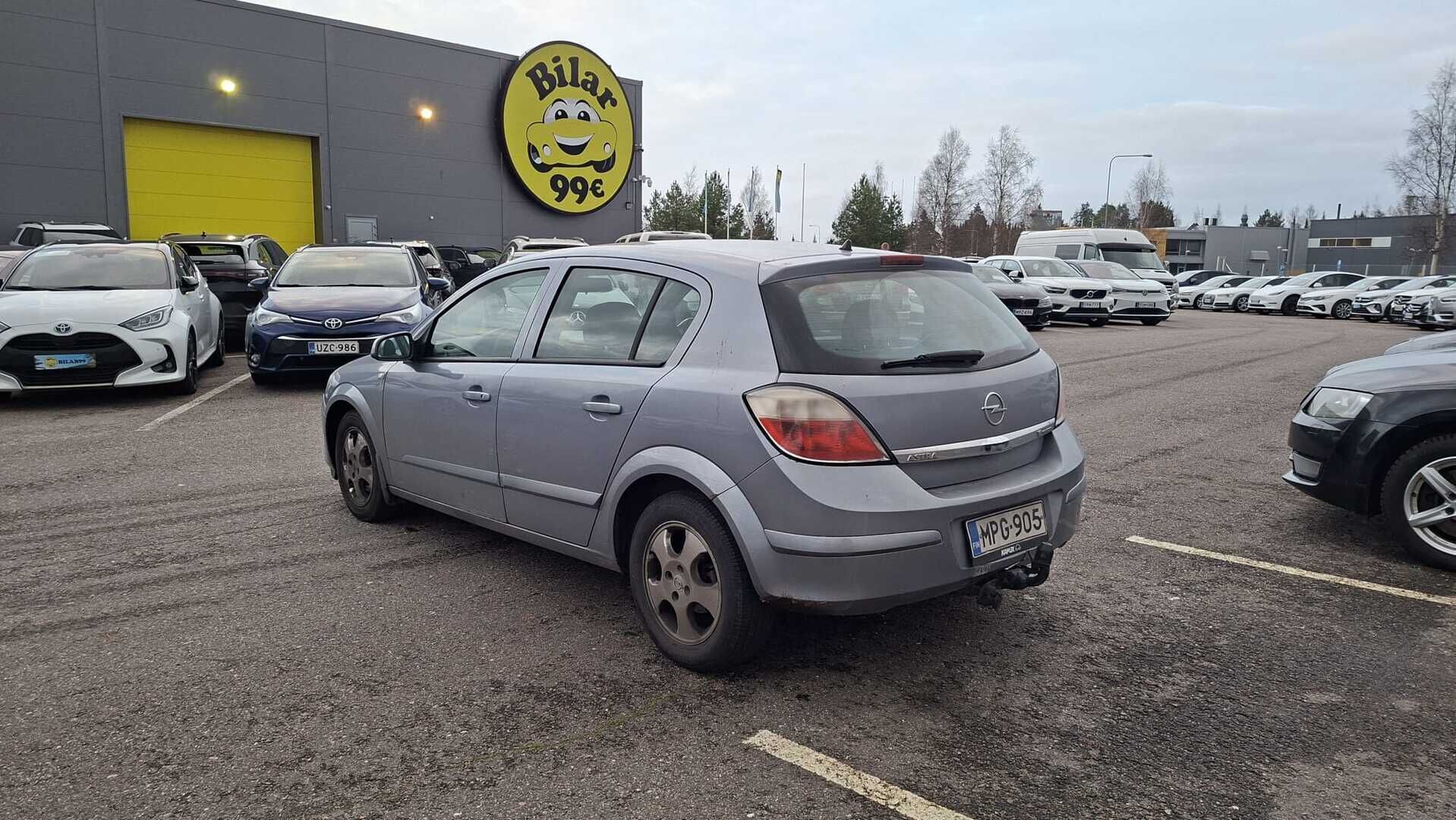 Opel Astra 2005 4D HATCHBACK 1.6 AUTOMATIC *Myydään Huutokaupat.com* - Myydään Huutokaupat.com | Lohko | Koukku | 2x renkaat&vanteineen