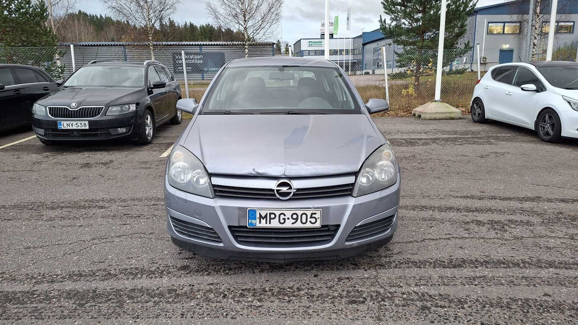 Opel Astra 2005 4D HATCHBACK 1.6 AUTOMATIC *Myydään Huutokaupat.com* - Myydään Huutokaupat.com | Lohko | Koukku | 2x renkaat&vanteineen