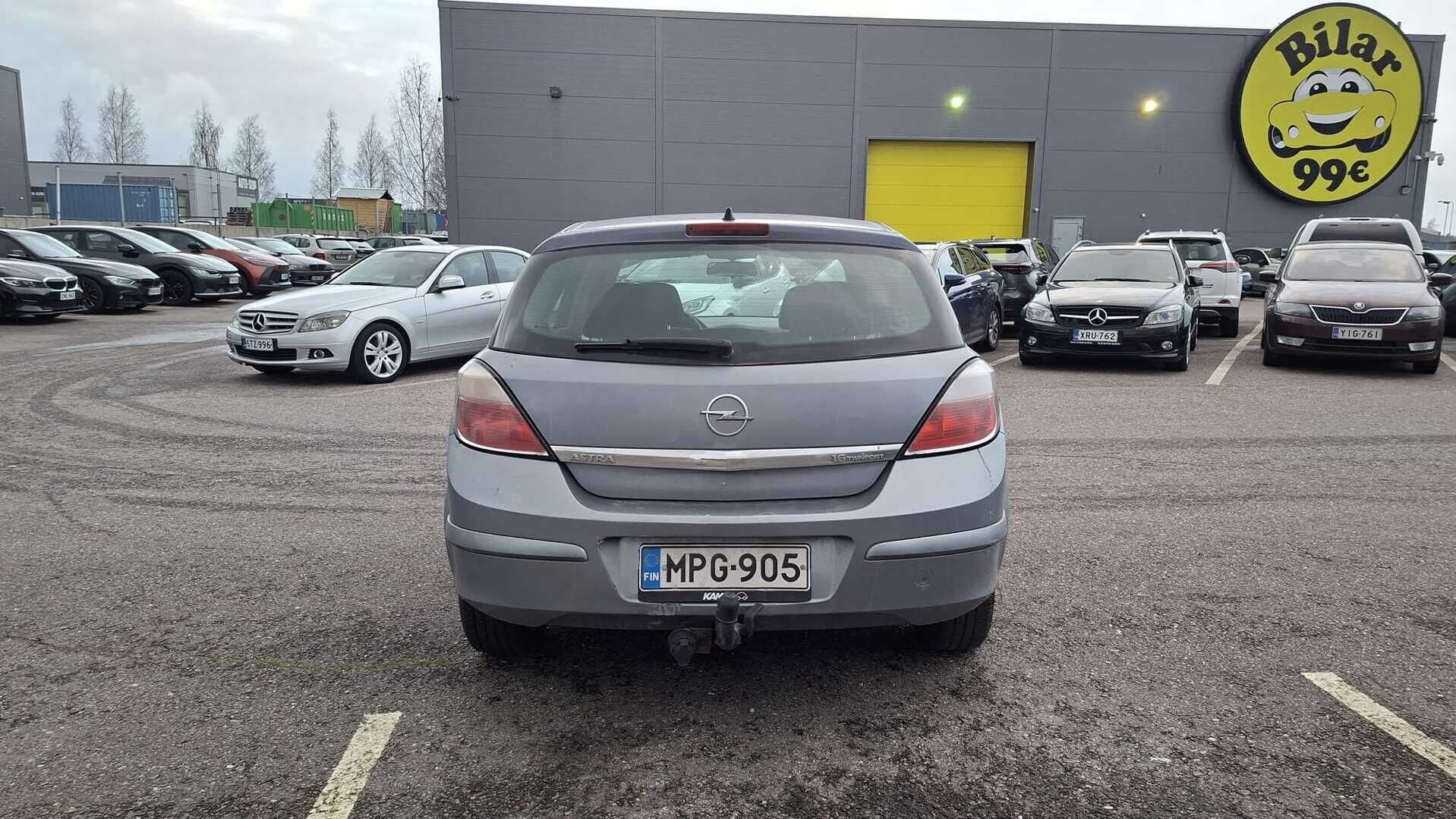 Opel Astra 2005 4D HATCHBACK 1.6 AUTOMATIC *Myydään Huutokaupat.com* - Myydään Huutokaupat.com | Lohko | Koukku | 2x renkaat&vanteineen