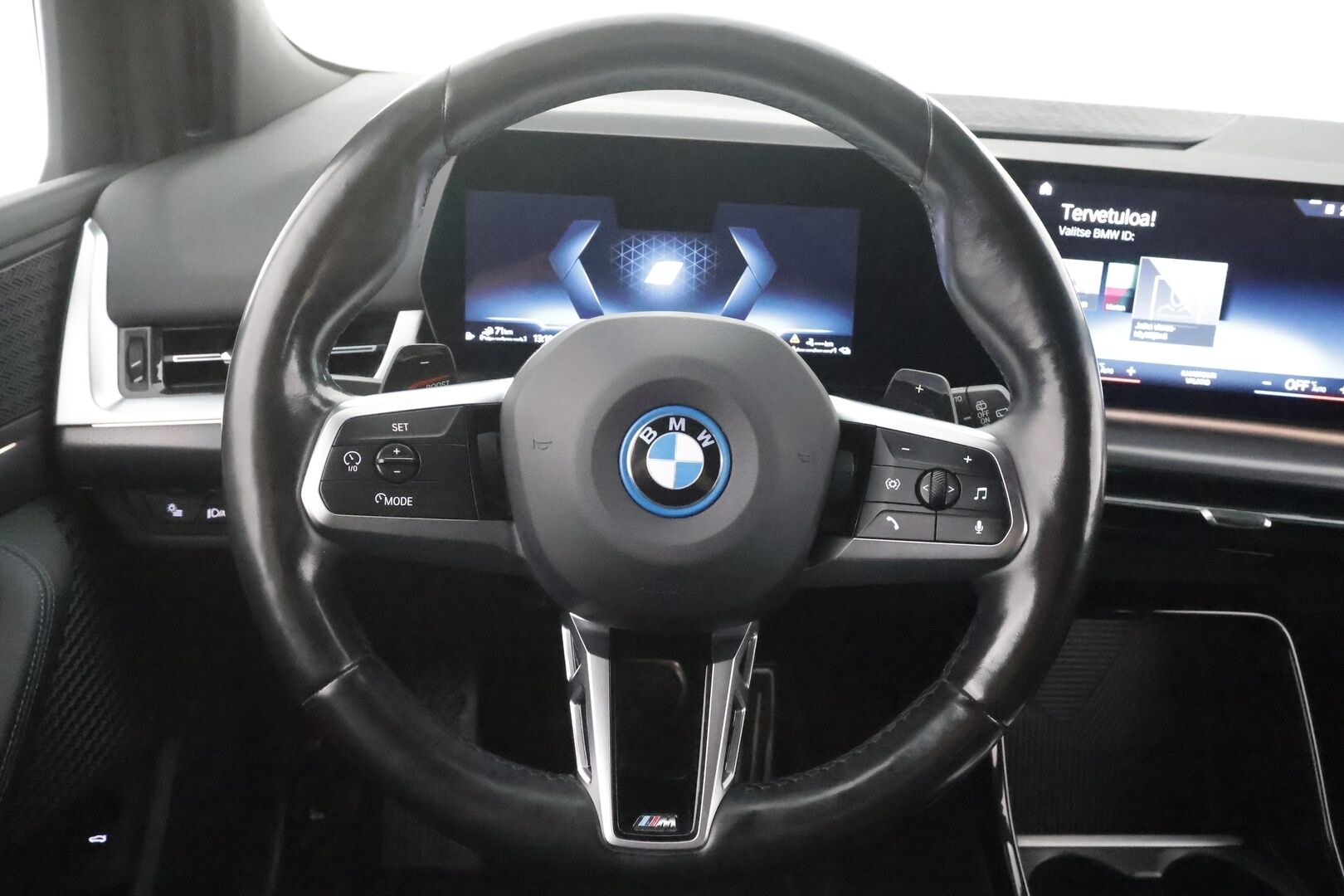 BMW 225 2023 U06 Active Tourer 225e xDrive Charged Edition - Widescreen | LED | Kamera | Sporttipenkit | Kaistavahti | Navi | Lisälämmitin | 1-om Suomi-auto | M-Sport sisä- ja ulkopaketti | Kahdet renkaat BMW alumiinivanteilla | Merkkihuollettu | SOH 94.4%