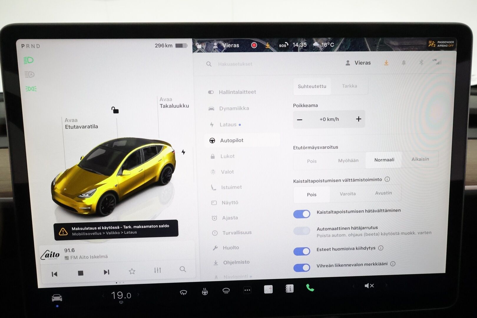 Tesla Model Y 2022 Performance **Koukku / Lasikatto / Lämpöpumppu / ACC / Matrix-LED / P.Kamera / Premium Audio / Muistipenkki / Navi** - 2x Latauskaapelit / Kahdet Renkaat ja Vanteet