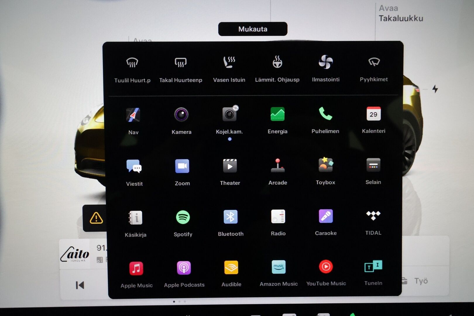 Tesla Model Y 2022 Performance **Koukku / Lasikatto / Lämpöpumppu / ACC / Matrix-LED / P.Kamera / Premium Audio / Muistipenkki / Navi** - 2x Latauskaapelit / Kahdet Renkaat